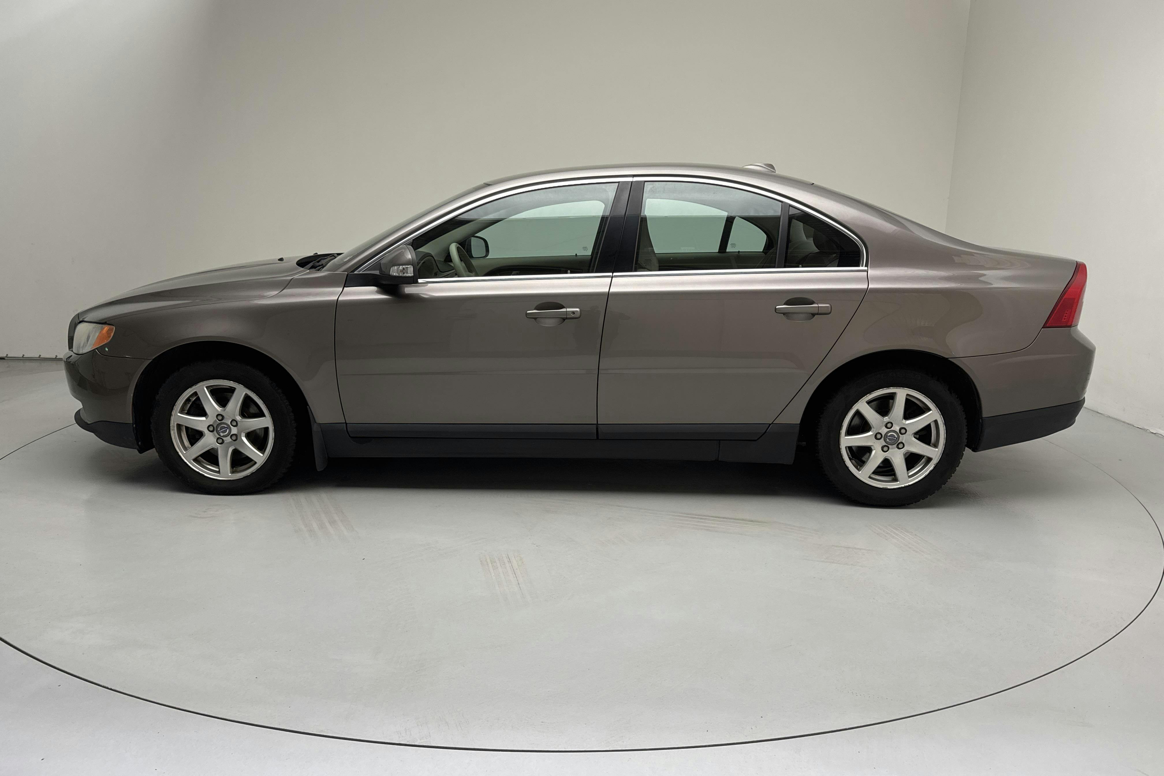 Esitlusfoto 2 aadressil 11: Volvo S80 2.4D (163hk) - 250 630 km - Automaatne - hall - 2008