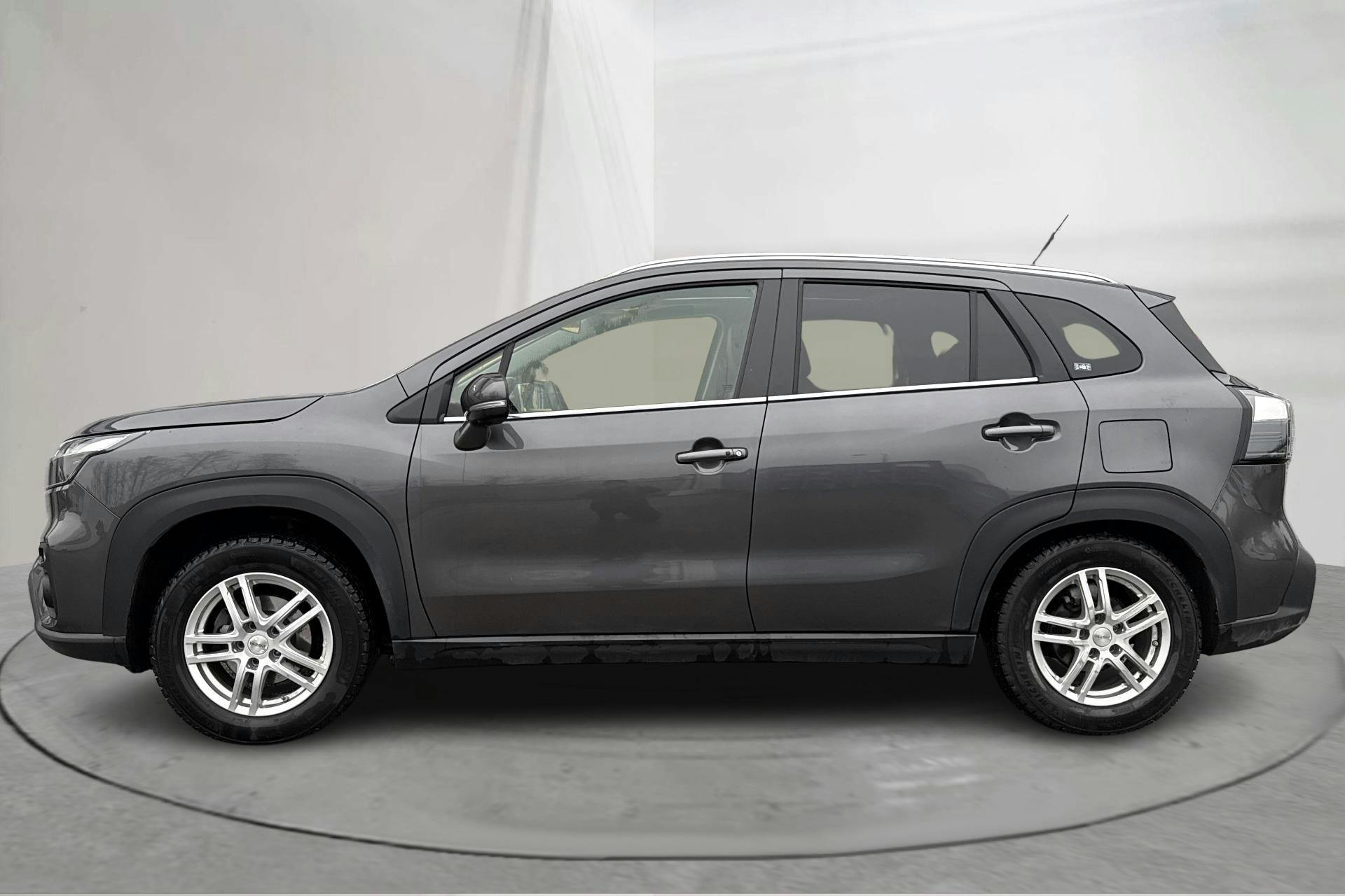 Presentationsfoto 2 av 18: Suzuki S-Cross 1.4 Hybrid 4x4 (129hk) - 7 077 mil - Automat - grå - 2022