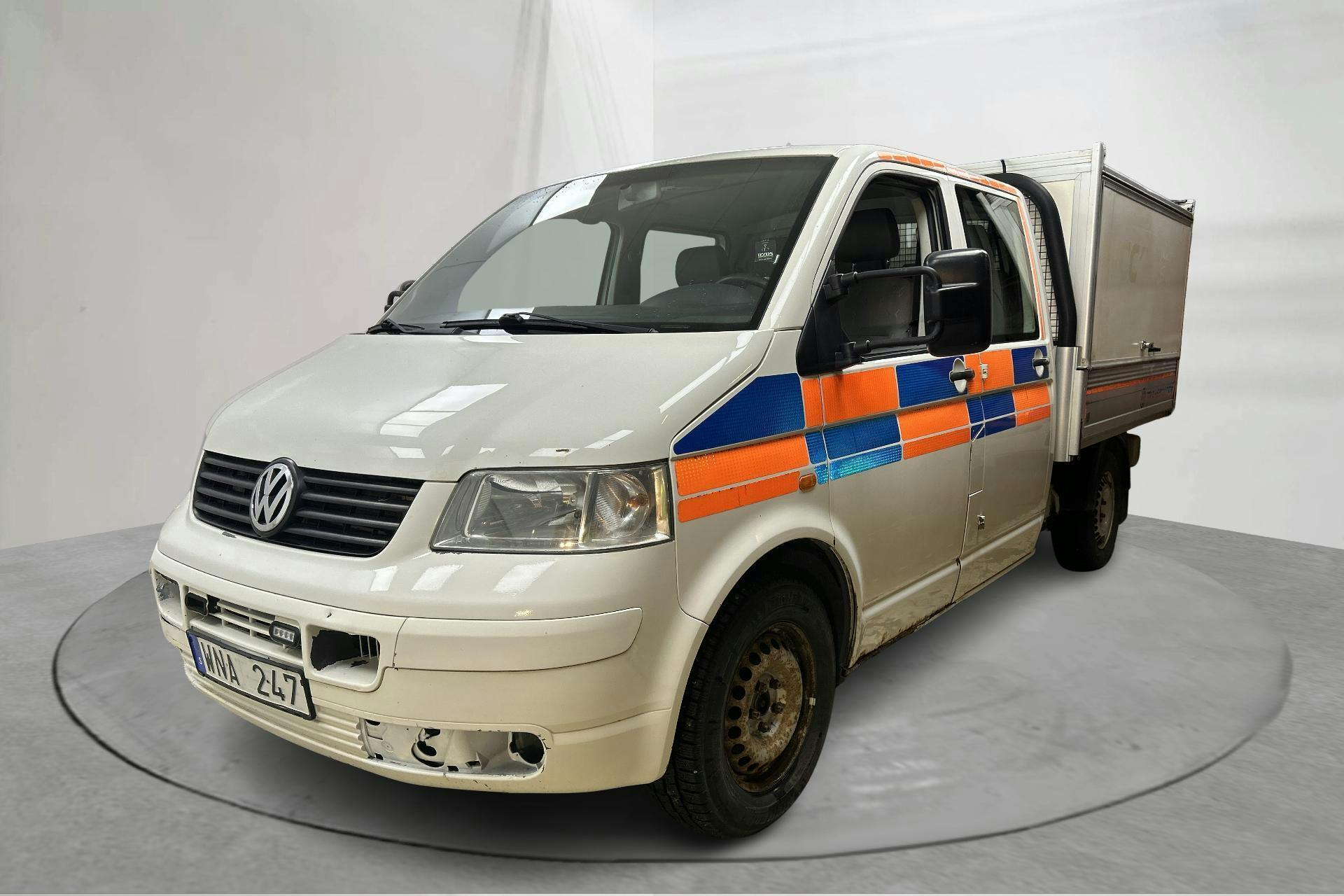 Presentationsfoto 1 av 13: VW Transporter T5 2.5 TDI Pickup (130hk) - 23 541 mil - Manuell - 2005