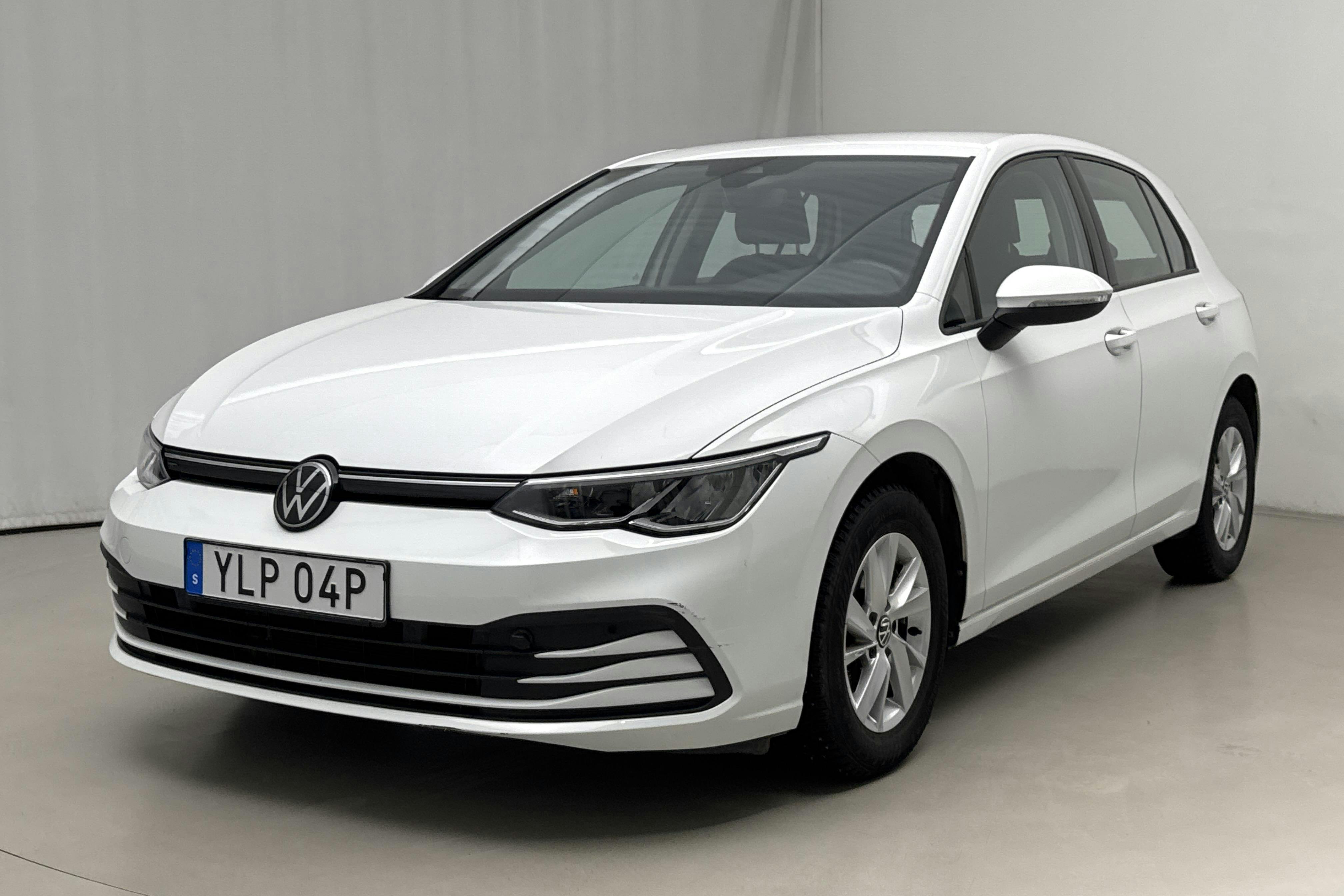 Esitlusfoto 1 aadressil 18: VW Golf VIII TGI 5dr (130hk) - 34 570 km - Automaatne - valge - 2023