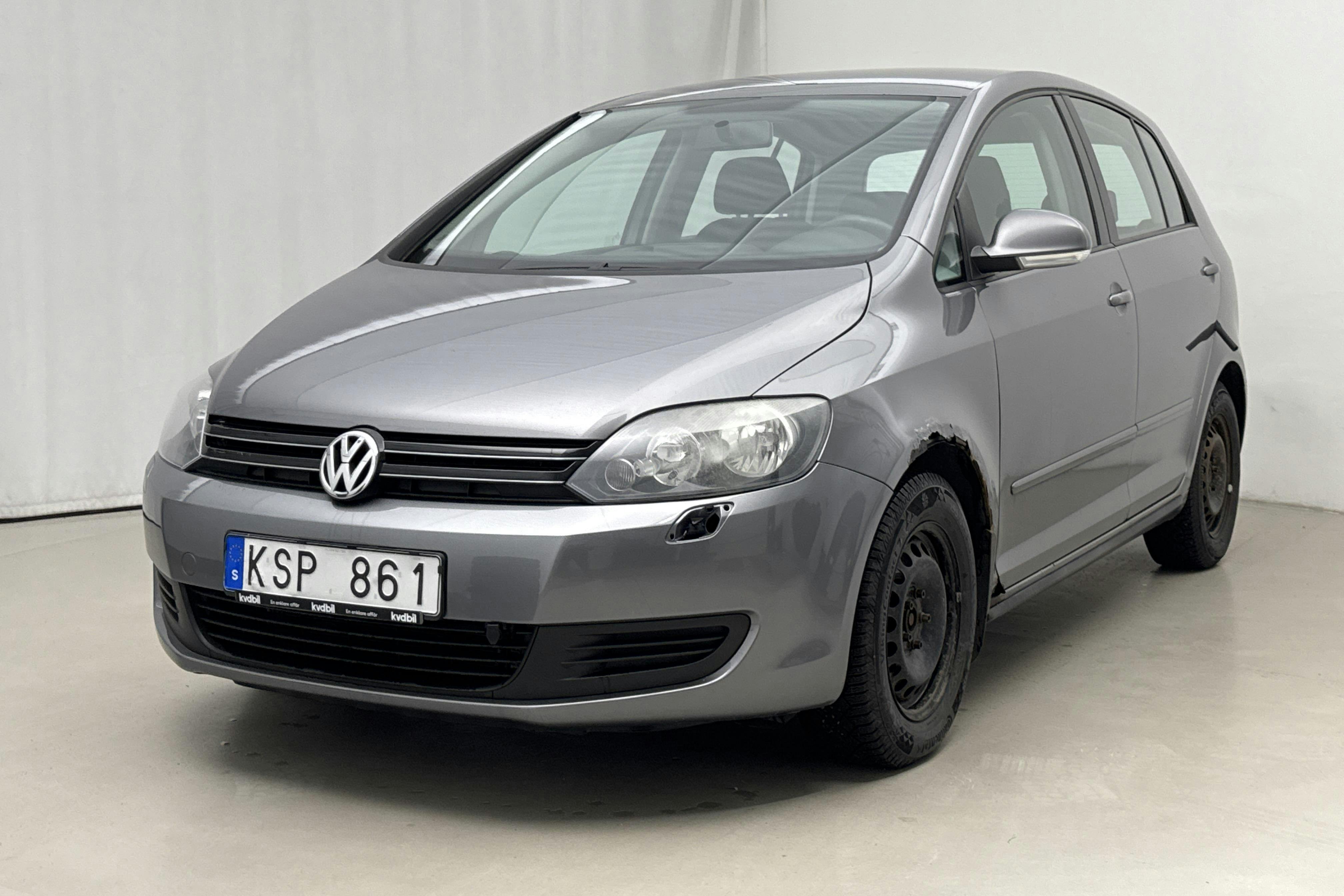 Esittelykuva 1 osoitteesta 17: VW Golf VI 1.6 TDI BlueMotion Technology Plus (105hk) - 189 120 km - Manuaalinen - harmaa - 2011