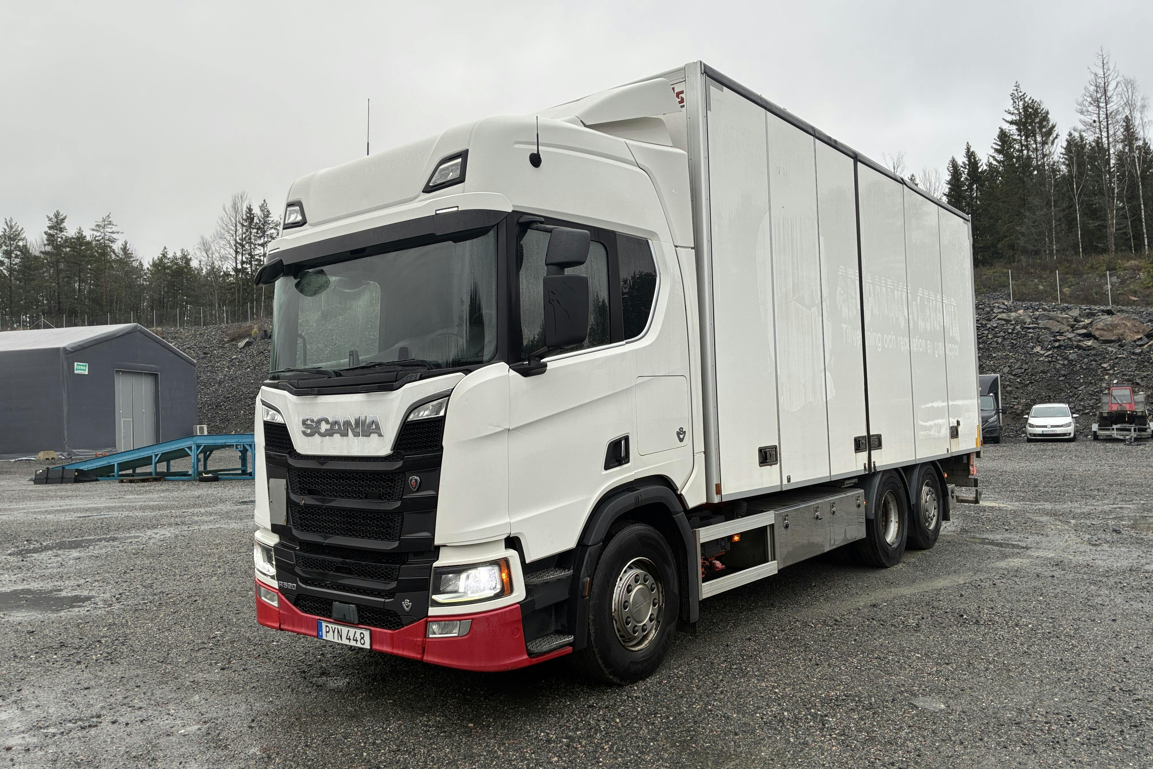 Esittelykuva 1 osoitteesta 165: SCANIA R520 - 838 412 km - Automaattinen - valkoinen - 2016