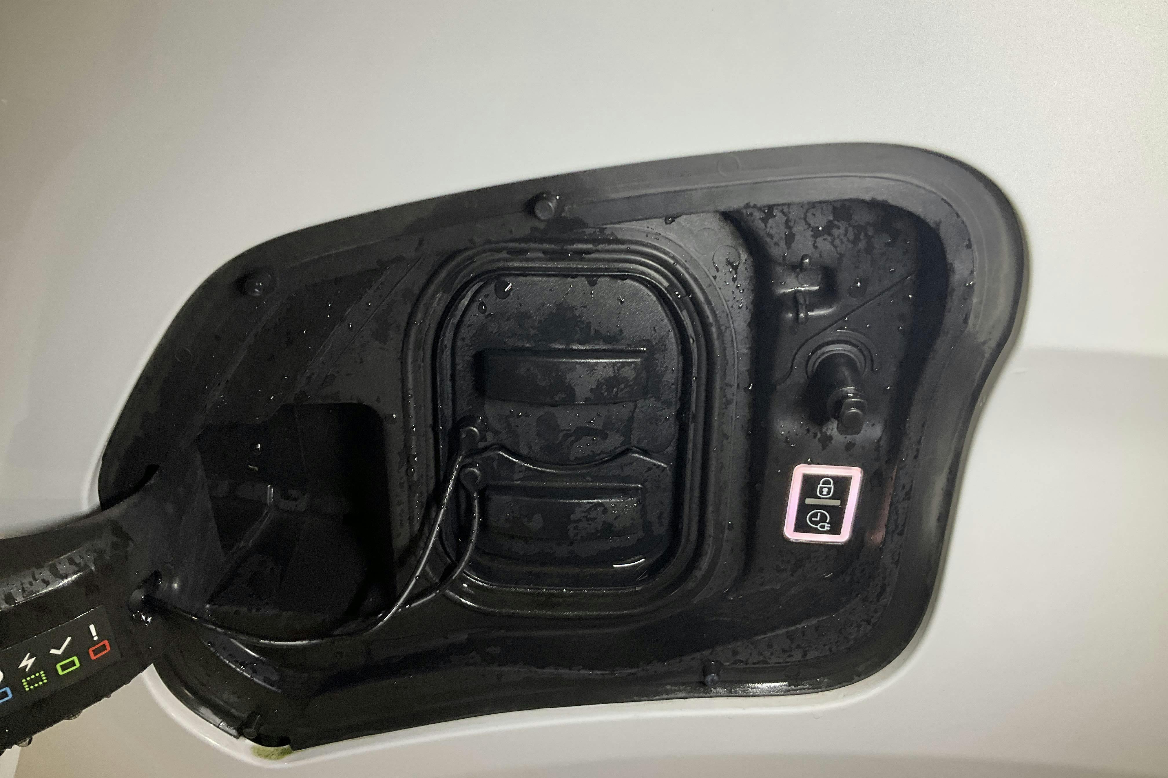 Presentationsfoto 13 av 13: Peugeot e-Expert Flakbil 75kWh (136hk) - 3 044 mil - Automat - vit - 2023