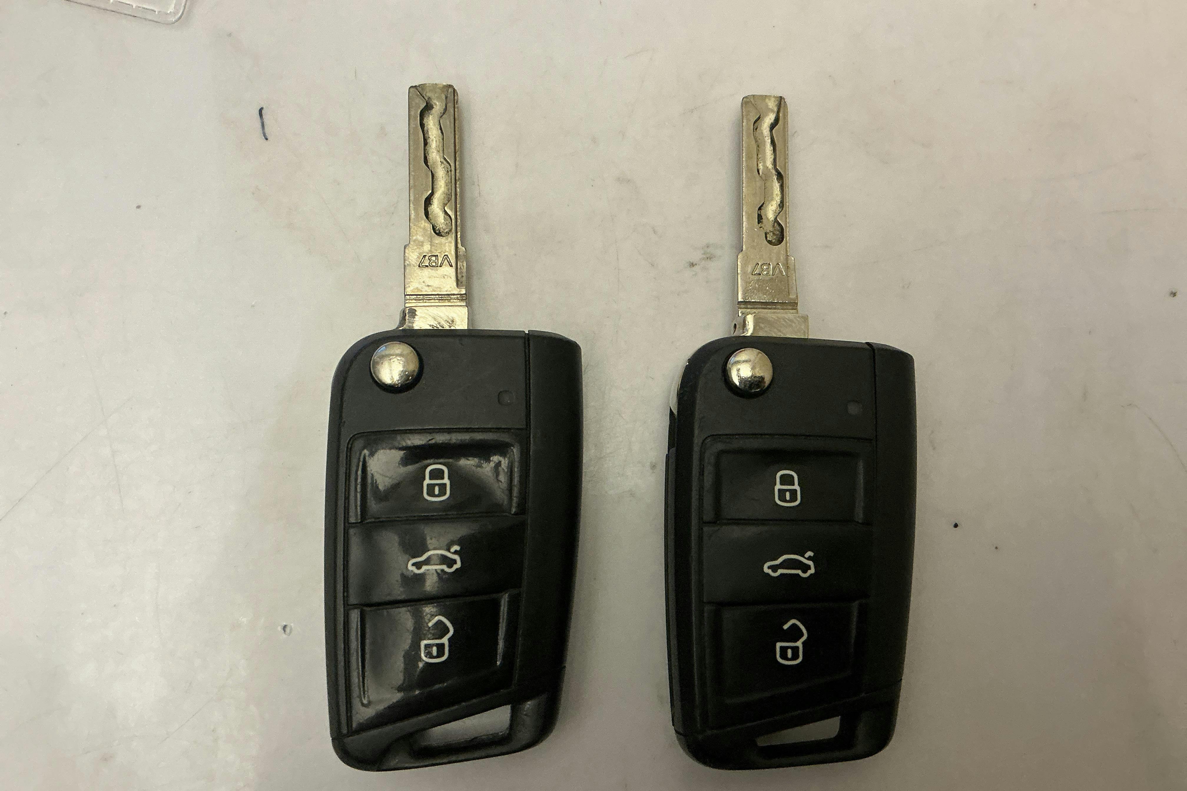 Zdjęcie prezentacyjne 13 z 13: VW Golf VII 1.2 TSI Sportscombi (110hk) - 103 180 km - Automatyczna - biały - 2016