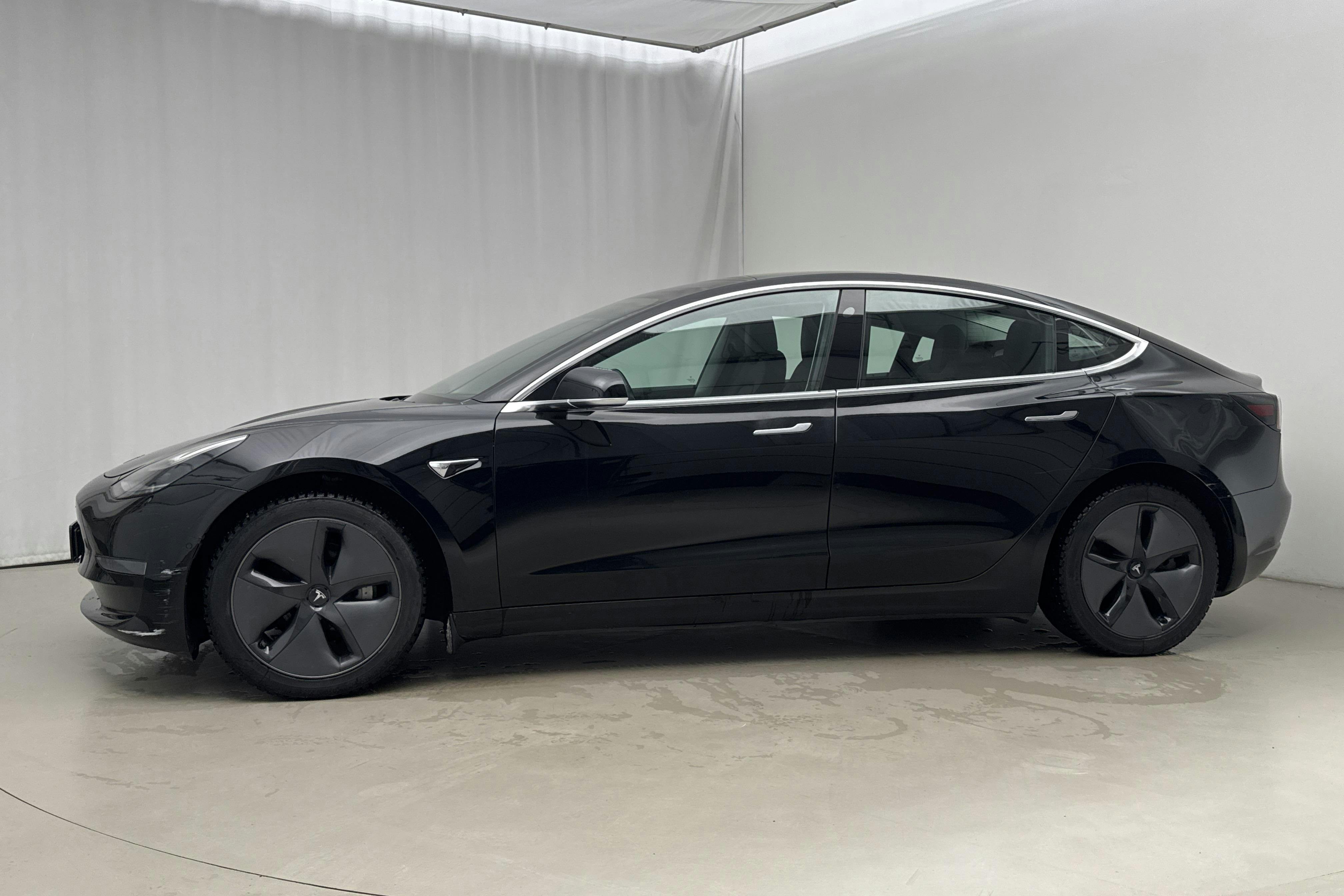 Presentation photo 2 of 25: Tesla Model 3 Long Range Dual Motor AWD - 115 740 km - Automatic - black - 2019