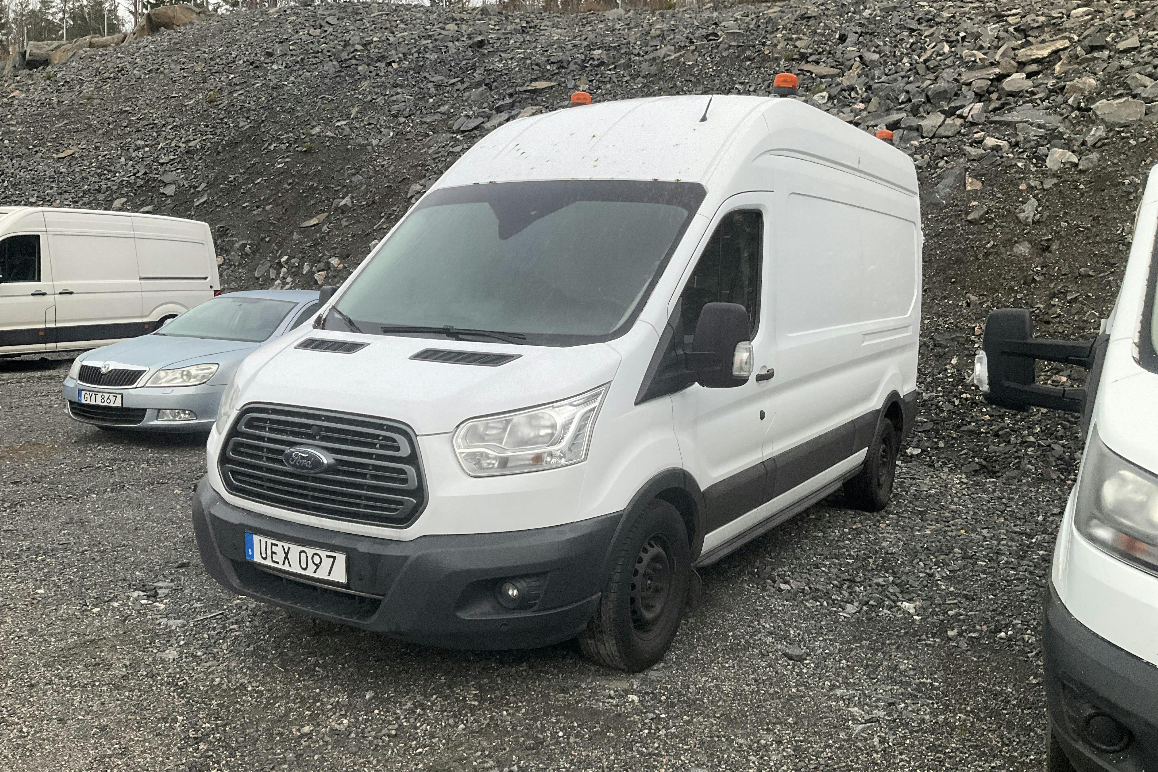 Presentation photo 1 of 13: Ford Transit 350 2.0 TDCi 2WD Skåp (130hk) - 165 540 km - Automatic - white - 2018