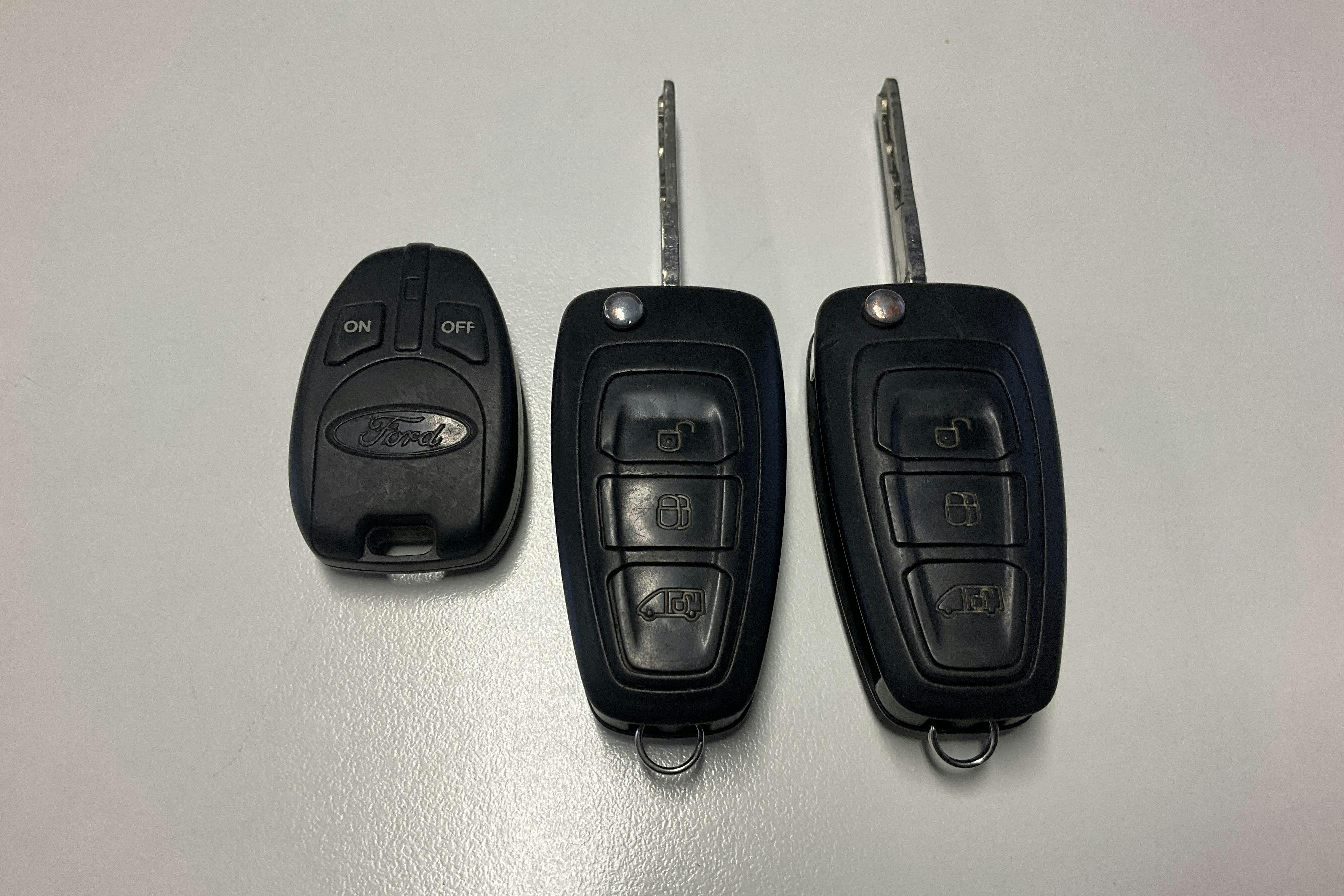 Presentation photo 13 of 13: Ford Transit 350 2.0 TDCi 2WD Skåp (130hk) - 165 540 km - Automatic - white - 2018