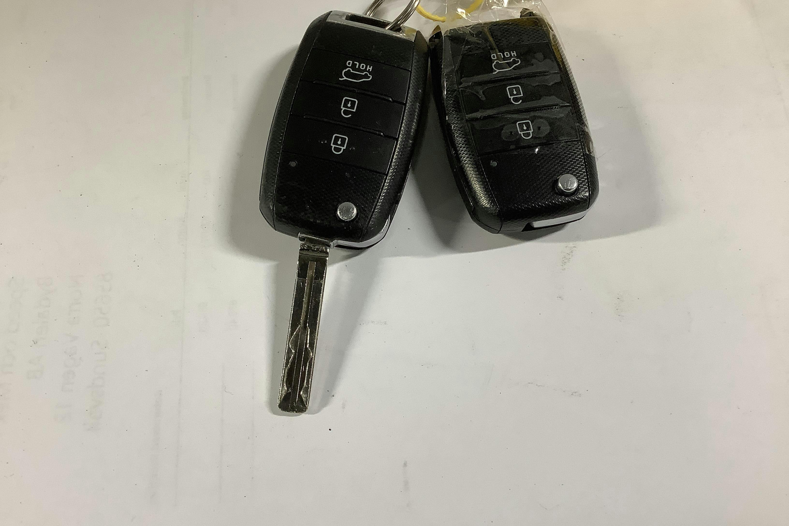 Presentationsfoto 18 av 18: KIA Carens 1.7 CRDi (115hk) - 14 804 mil - Manuell - grå - 2015