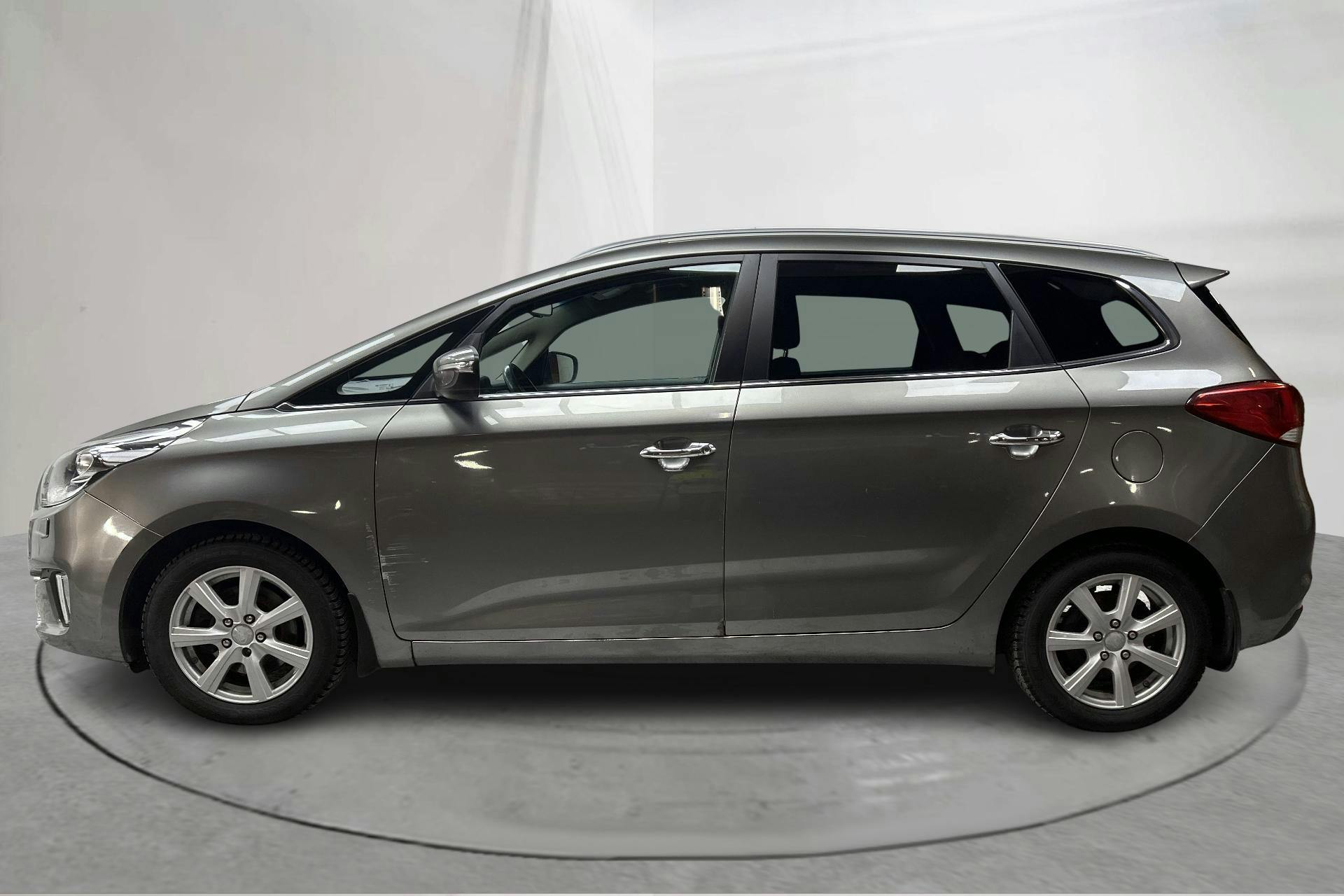 Presentationsfoto 2 av 18: KIA Carens 1.7 CRDi (115hk) - 14 804 mil - Manuell - grå - 2015