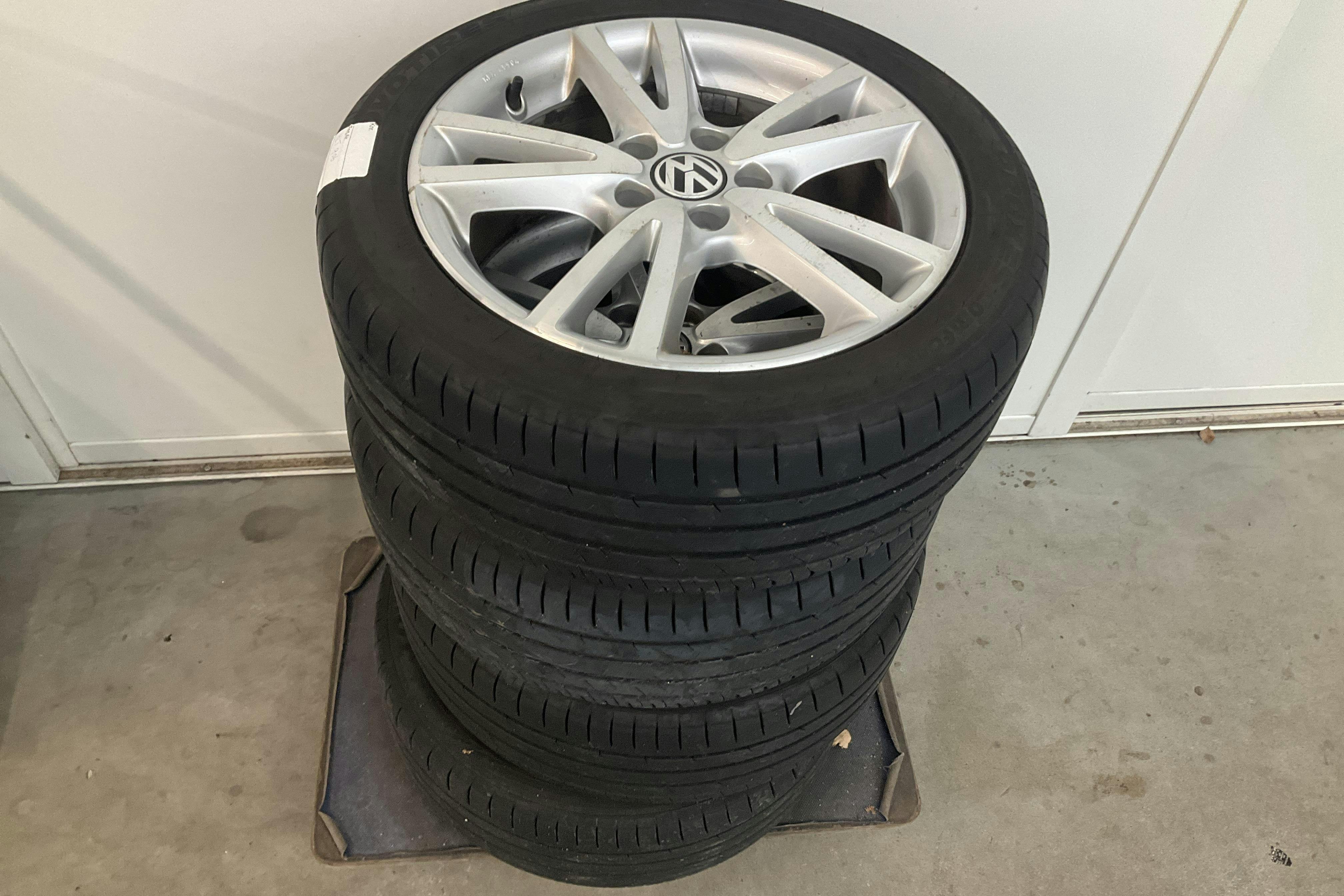 Presentationsfoto 12 av 12: VW Golf VII 1.2 TSI Sportscombi (105hk) - 23 362 mil - Manuell - vit - 2014