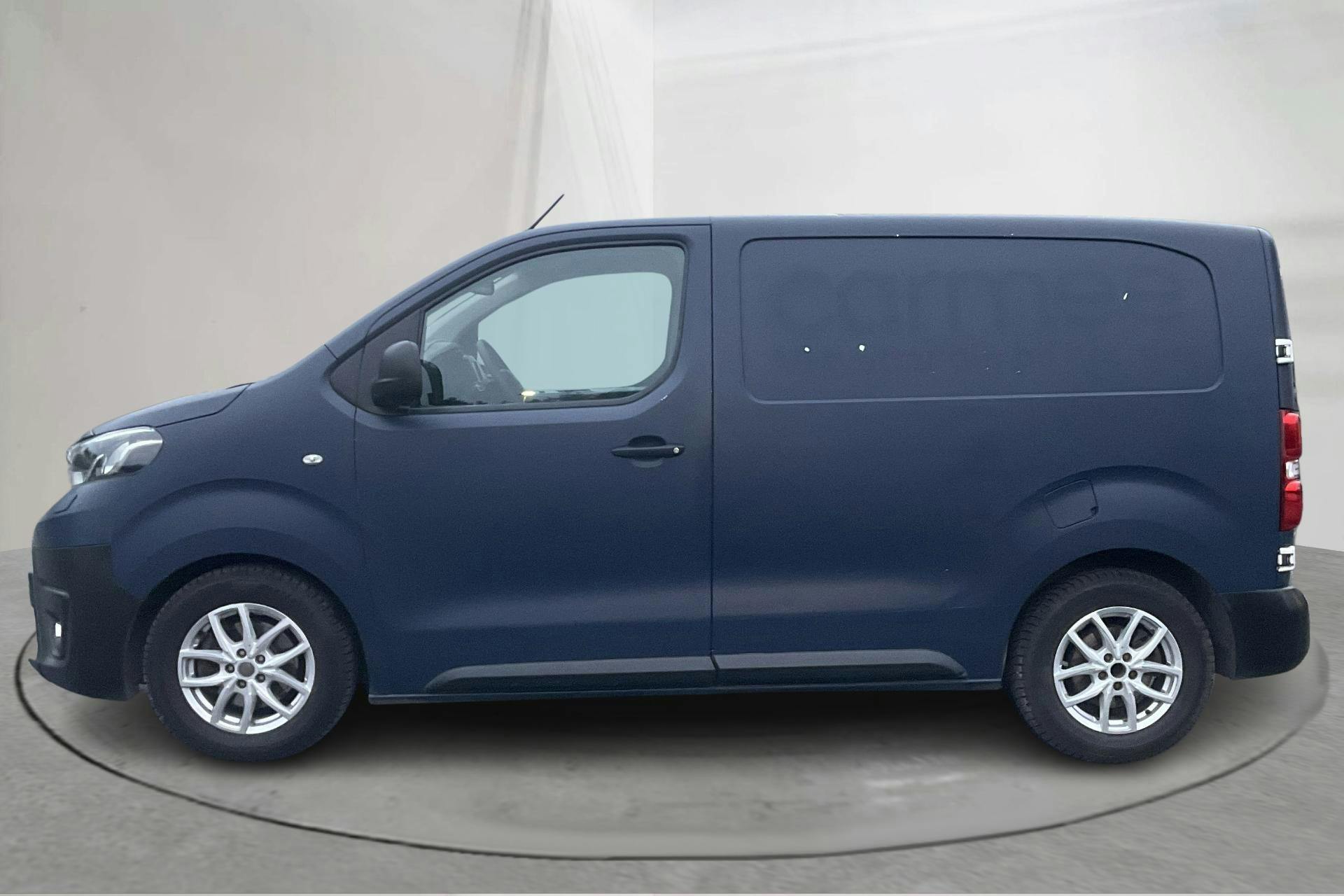 Presentationsfoto 2 av 11: Toyota PROACE 1.6 (95hk) - 19 295 mil - Manuell - vit - 2017