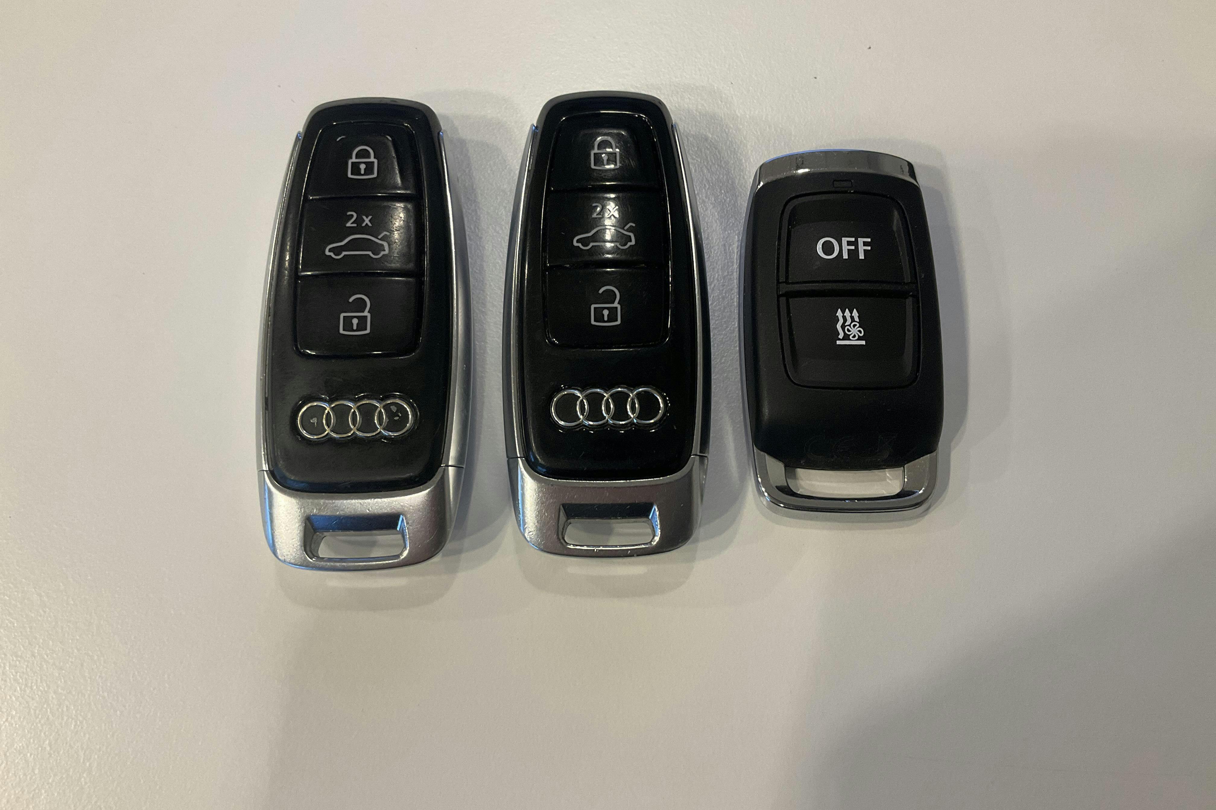 Esitlusfoto 23 aadressil 23: Audi A6 Allroad 45 TDI quattro (245hk) - 250 520 km - Automaatne - must - 2021