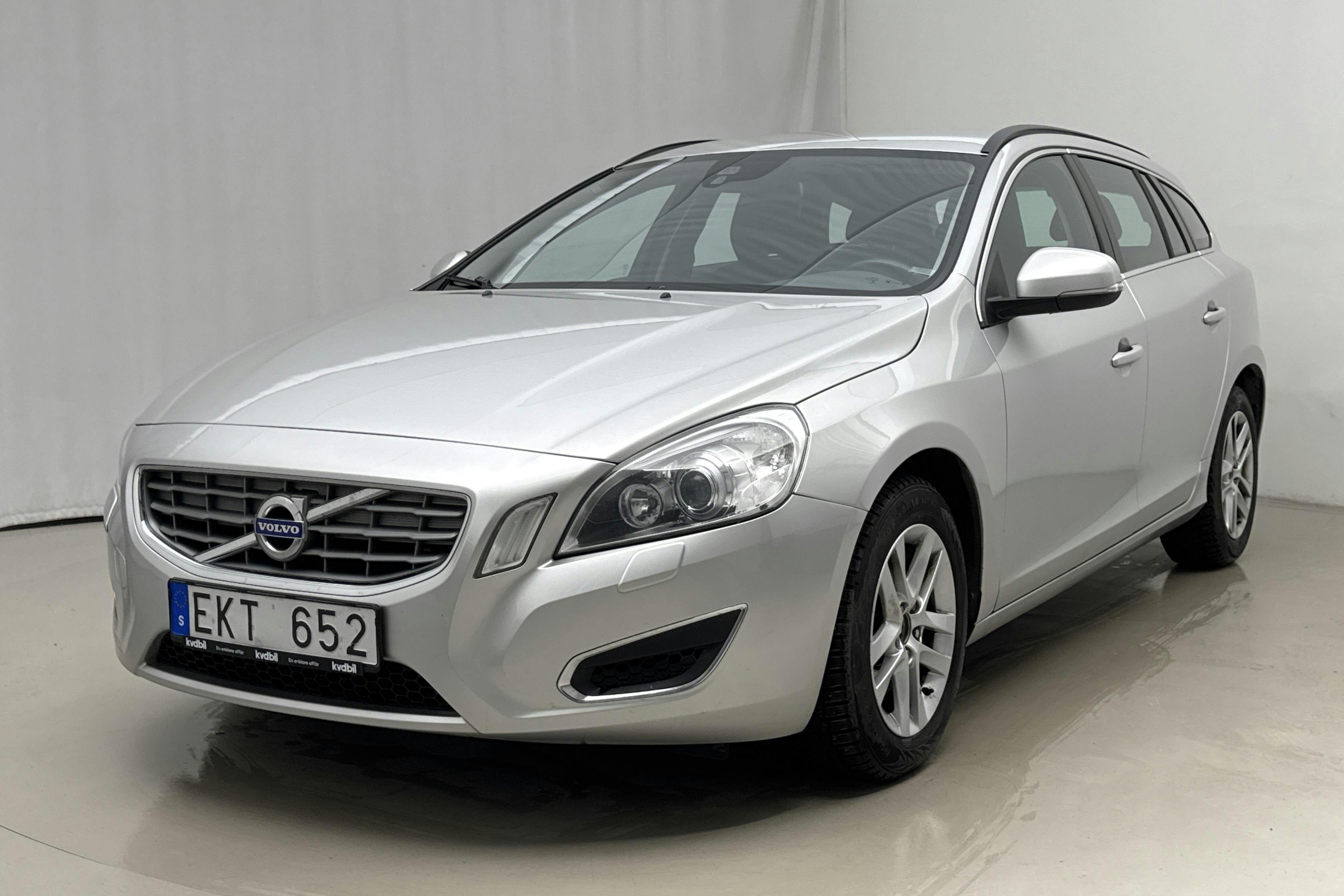 Presentationsfoto 1 av 18: Volvo V60 D2 (115hk) - 17 973 mil - Manuell - Light Grey - 2013