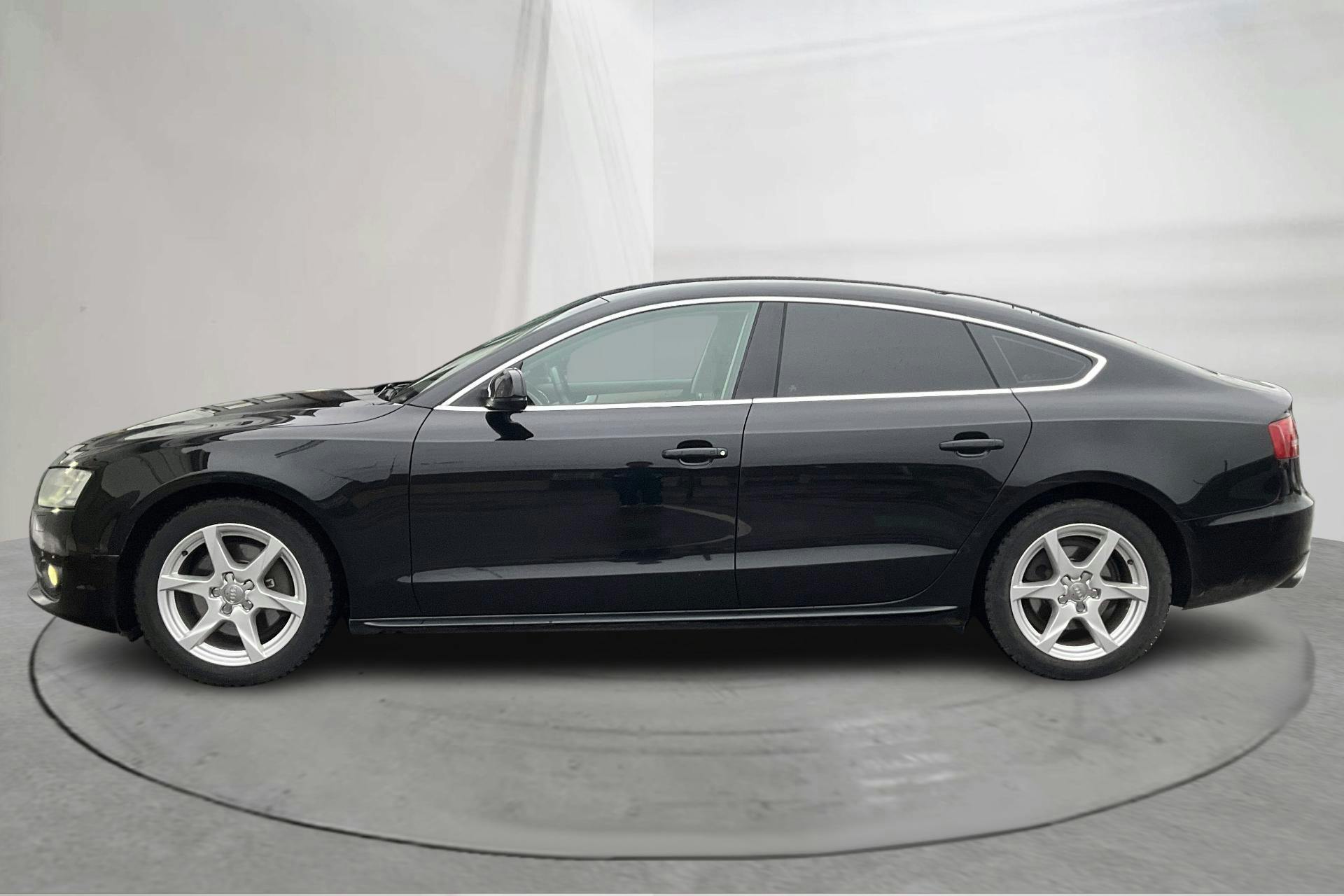 Esitlusfoto 2 aadressil 12: Audi A5 2.0 TFSI Sportback quattro (211hk) - 131 750 km - Käsitsi - must - 2011