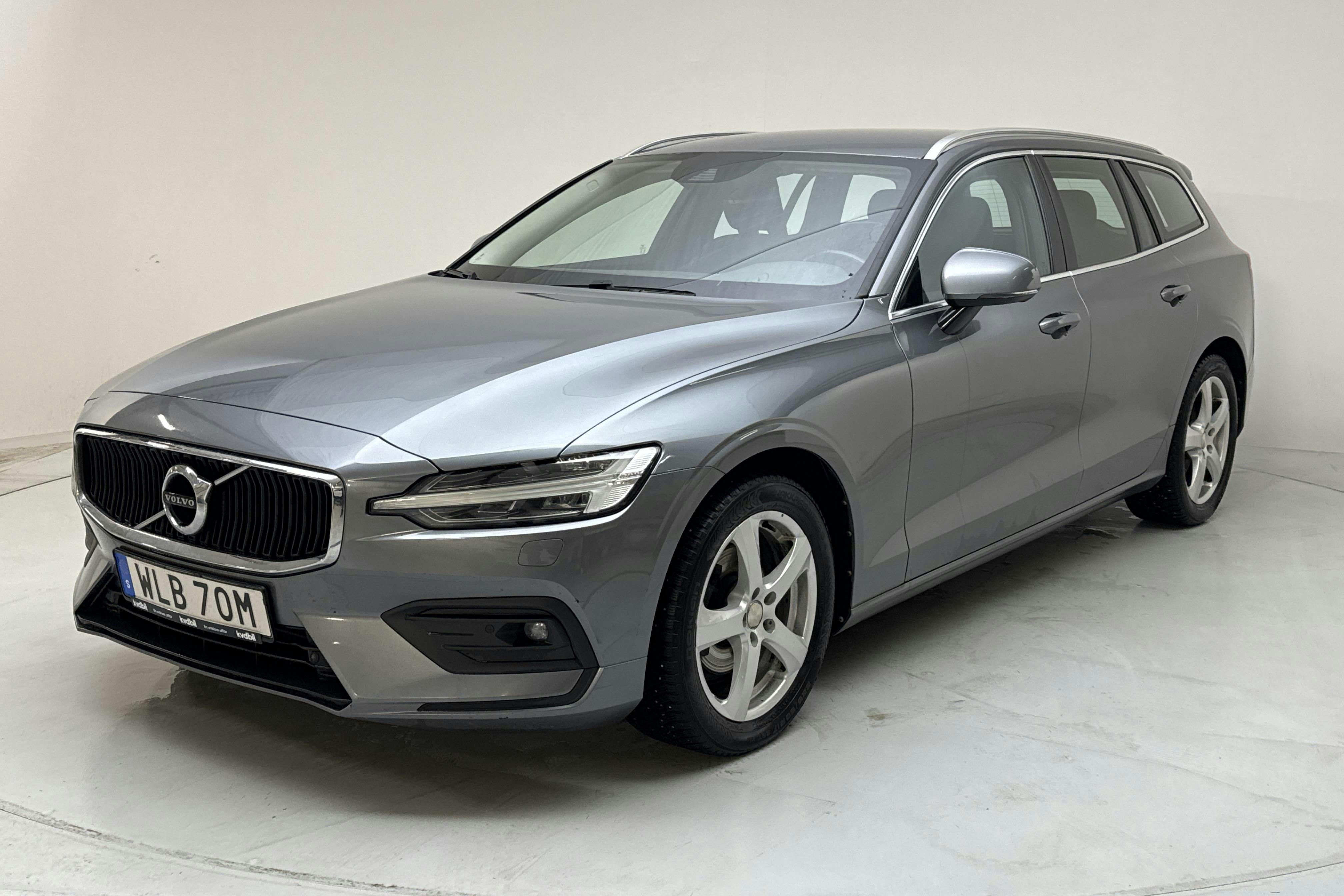 Presentationsfoto 1 av 16: Volvo V60 D4 (190hk) - 14 434 mil - Automat - grå - 2021