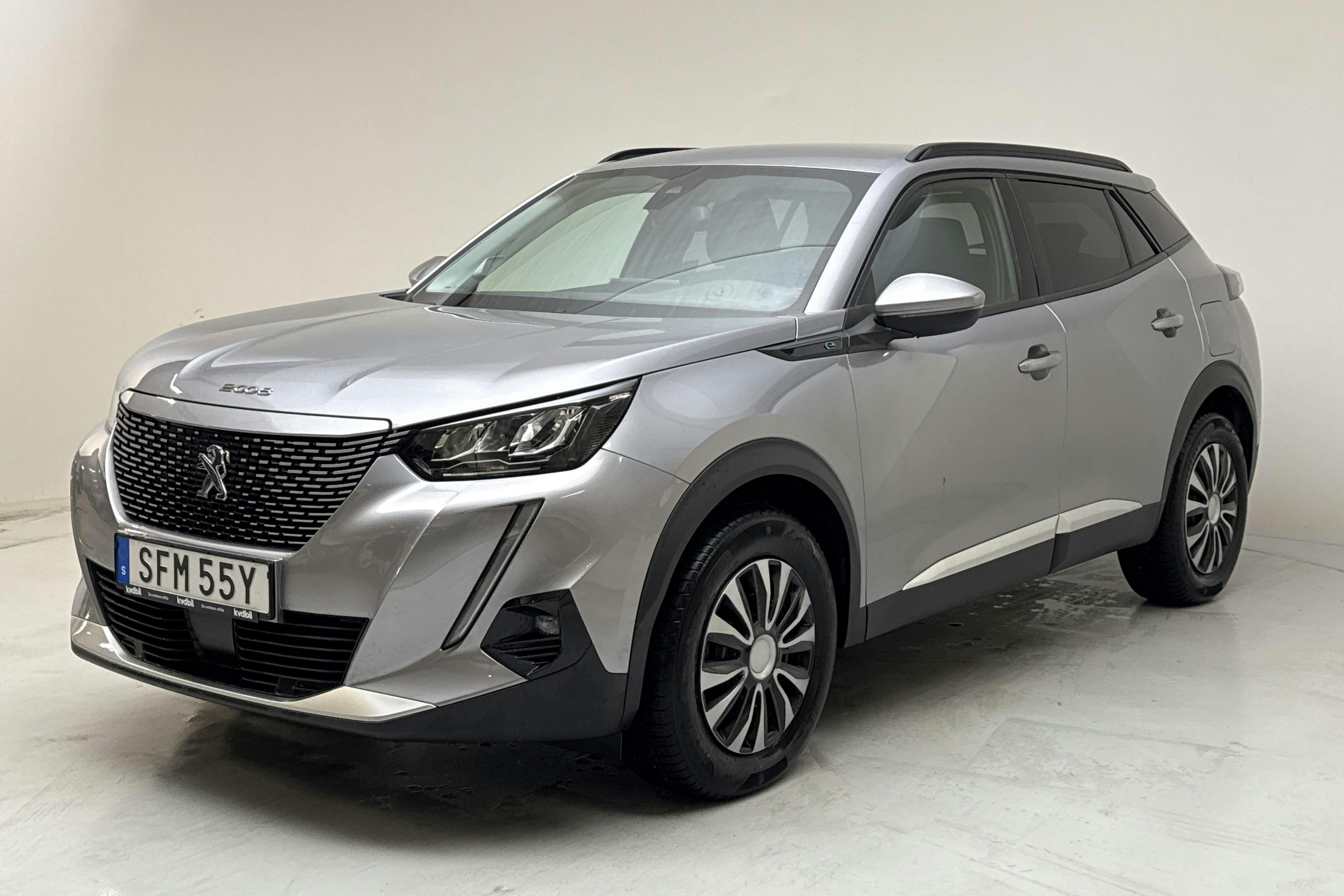 Esittelykuva 1 osoitteesta 16: Peugeot e-2008 50kWh (136hk) - 42 240 km - Automaattinen - harmaa - 2021
