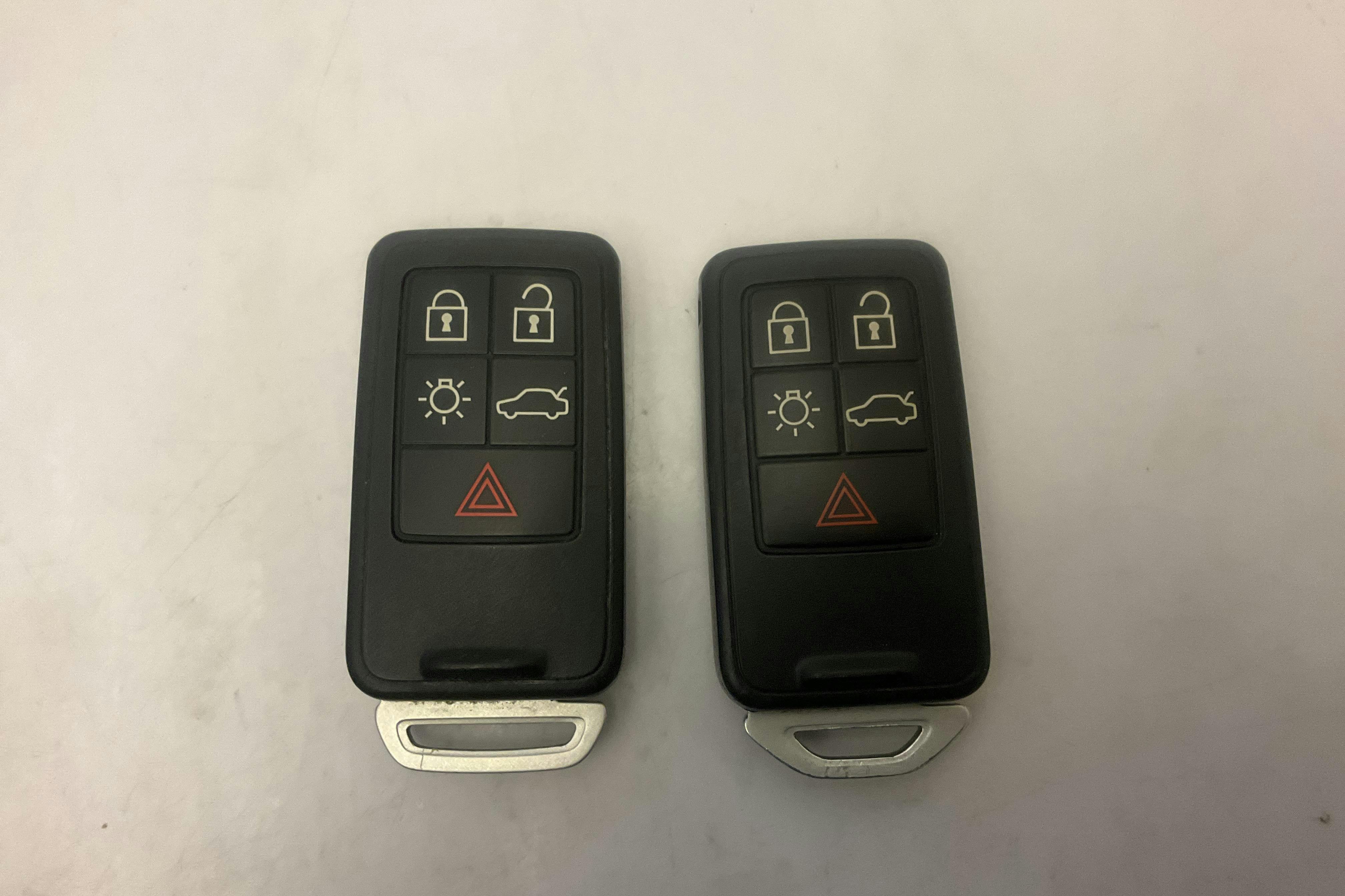 Esitlusfoto 13 aadressil 13: Volvo V40 D2 (120hk) - 118 150 km - Automaatne - punane - 2016