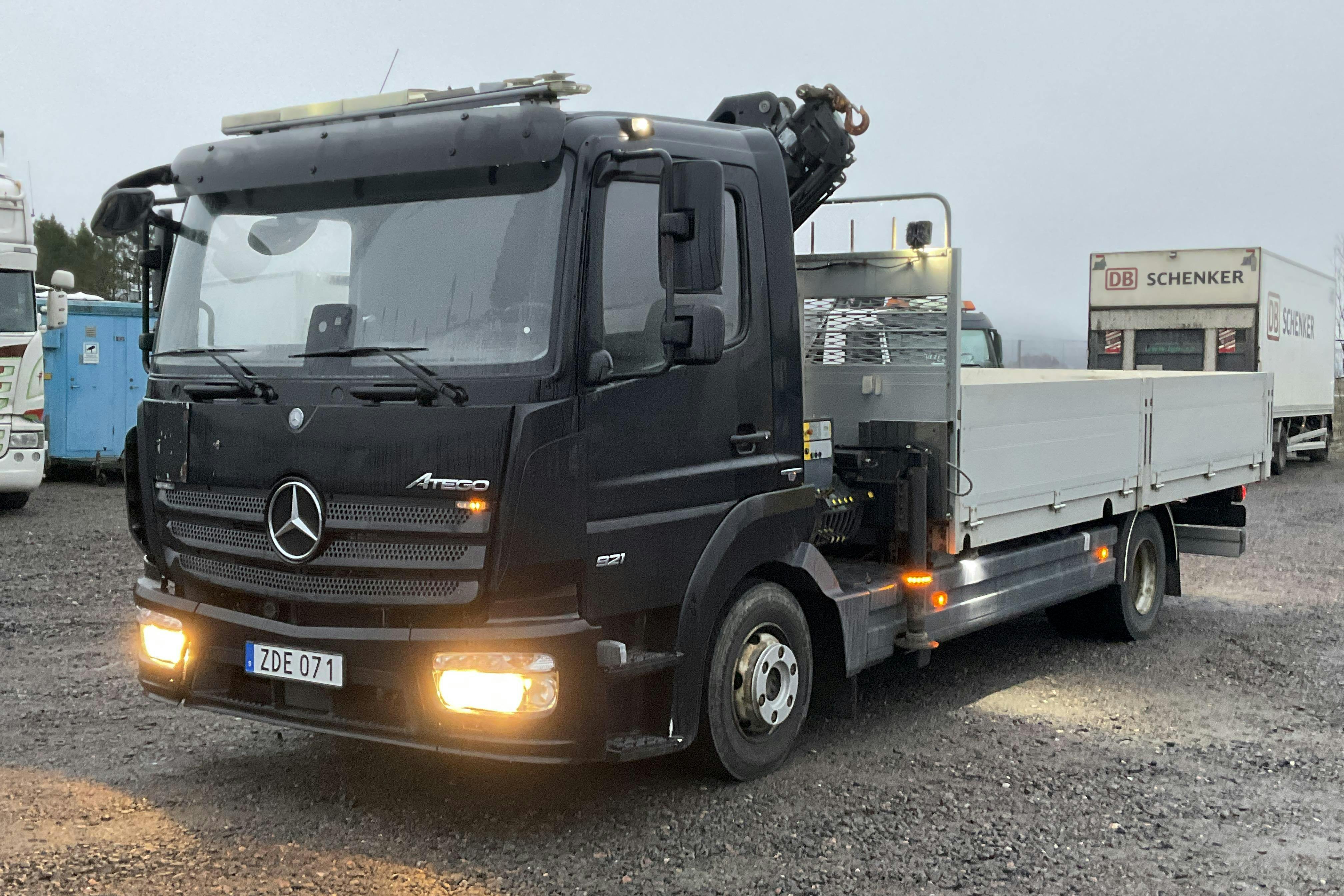 Presentation photo 1 of 47: MERCEDES ATEGO - 113 730 km - Automatic - black - 2018