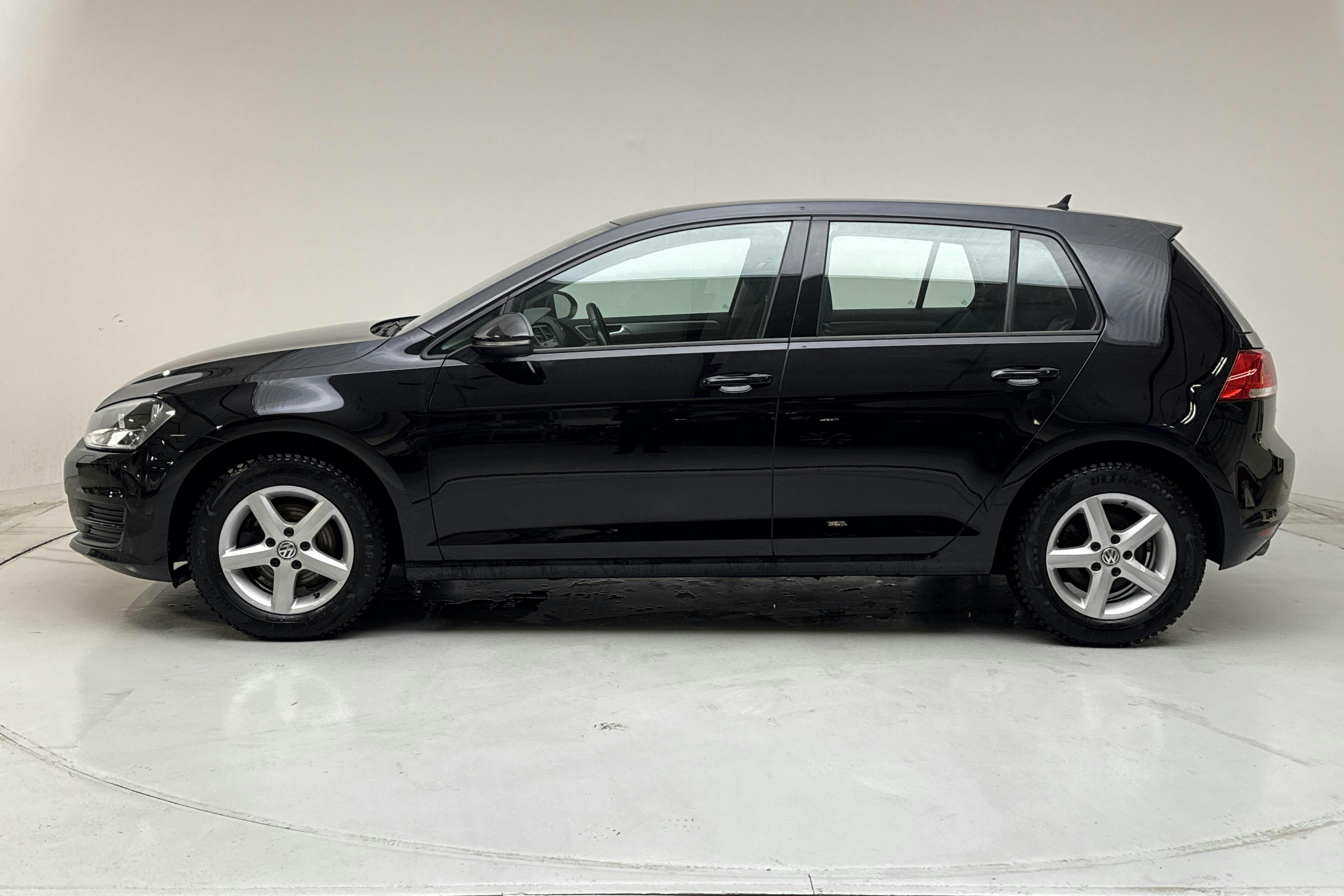 Presentation photo 2 of 13: VW Golf VII 1.2 TSI 5dr (110hk) - 62 110 km - Manual - black - 2017