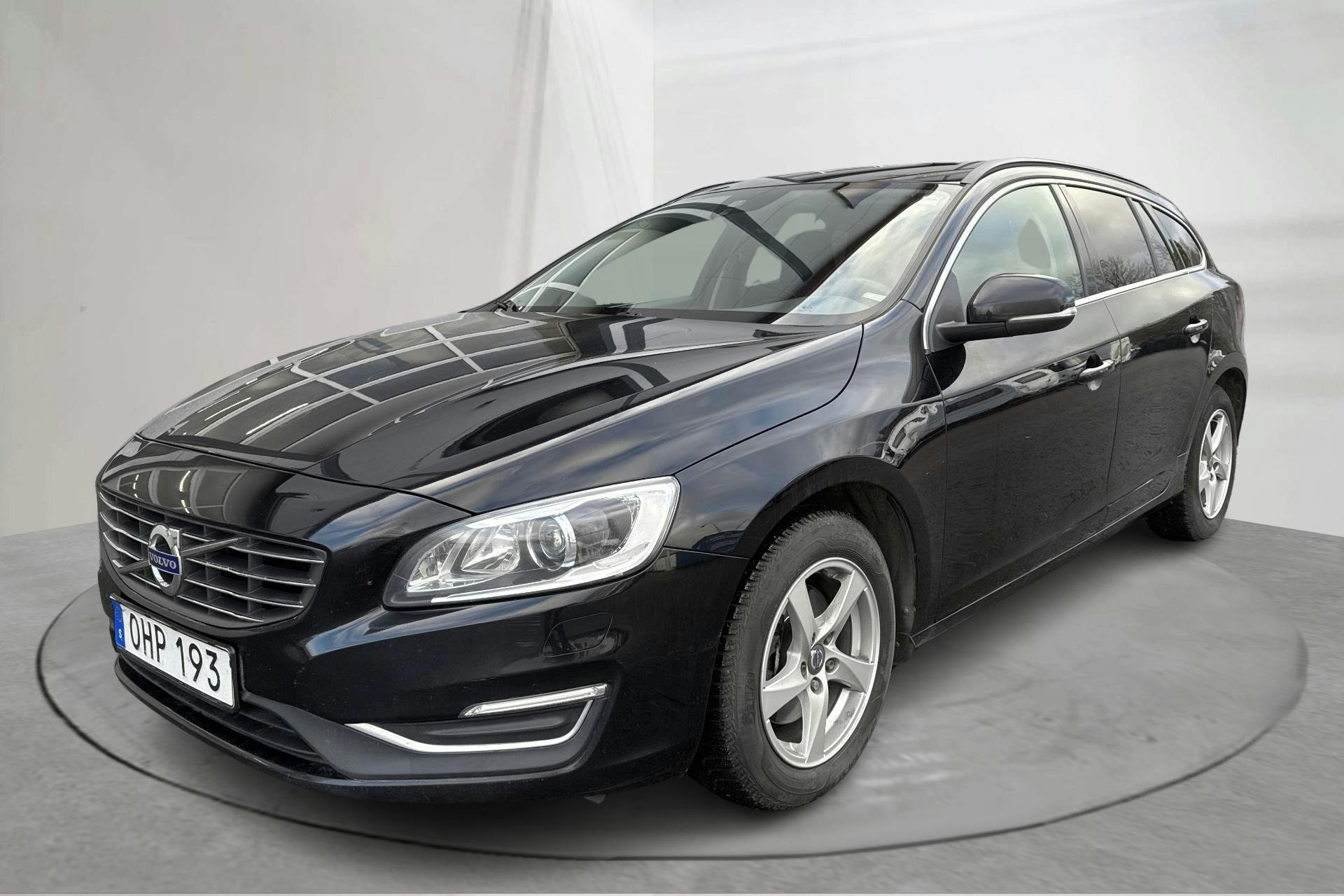 Presentation photo 1 of 16: Volvo V60 D4 (190hk) - 230 460 km - Automatic - black - 2017