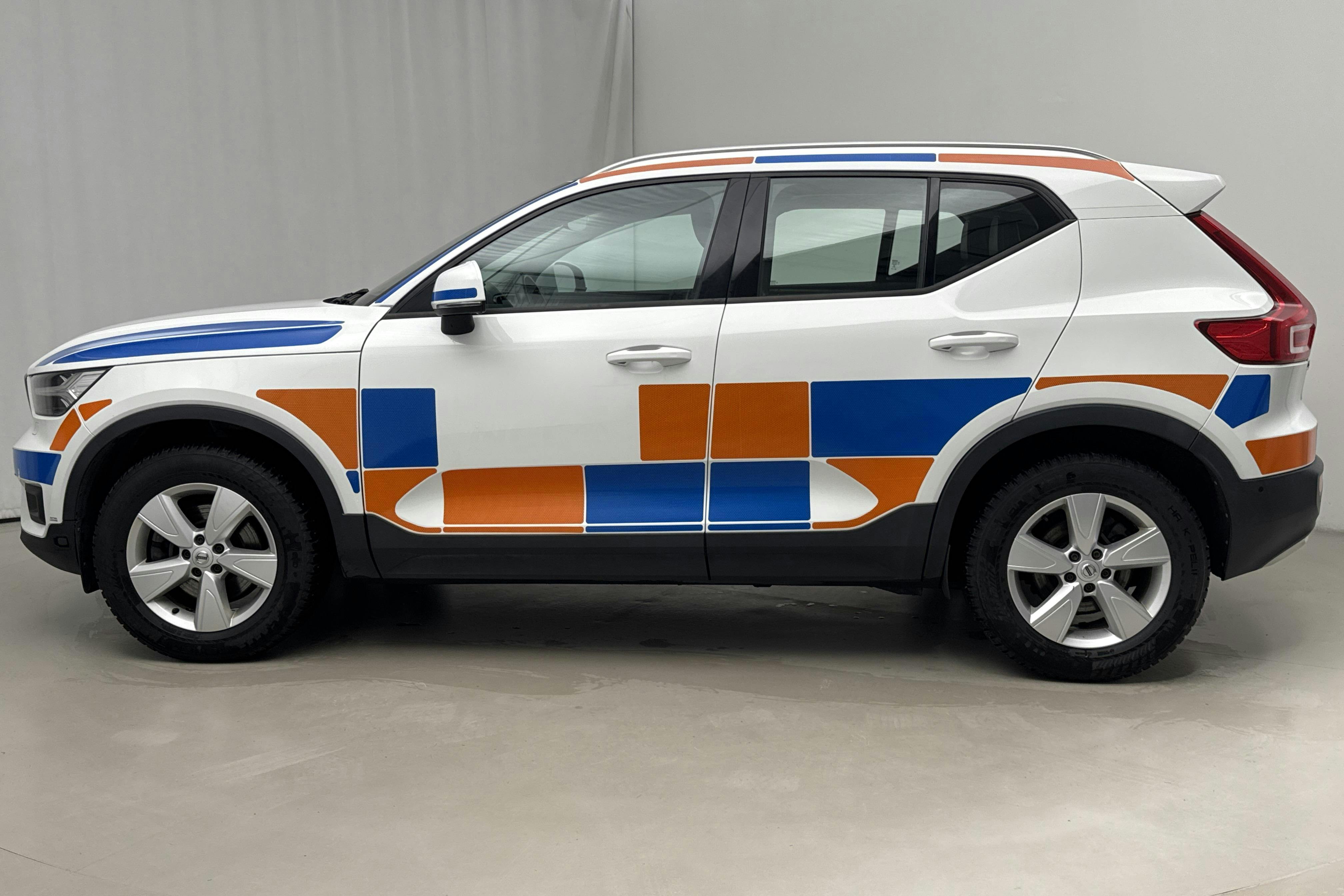 Presentationsfoto 2 av 14: Volvo XC40 D4 AWD (190hk) - 19 829 mil - Automat - vit - 2018