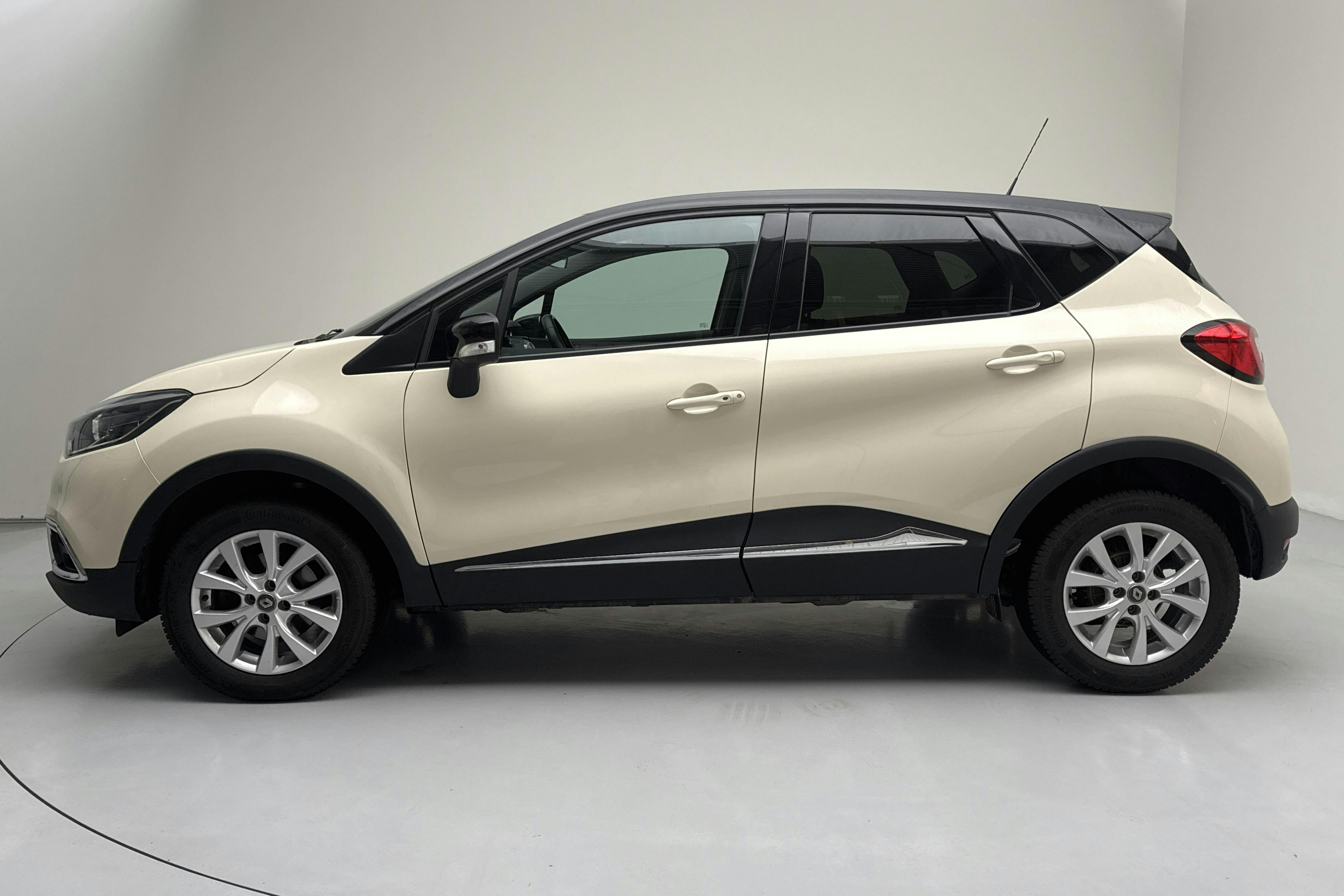 Esittelykuva 2 osoitteesta 12: Renault Captur 1.2 TCe (120hk) - 85 590 km - Automaattinen - 2017