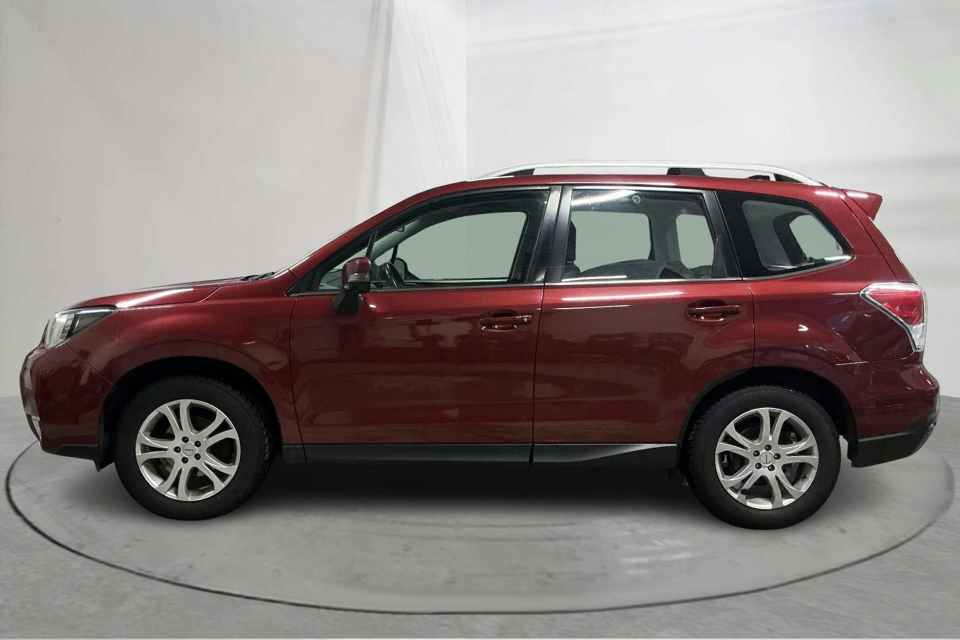 Presentationsfoto 2 av 15: Subaru Forester 2.0 (150hk) - 20 332 mil - Automat - Light Red - 2019