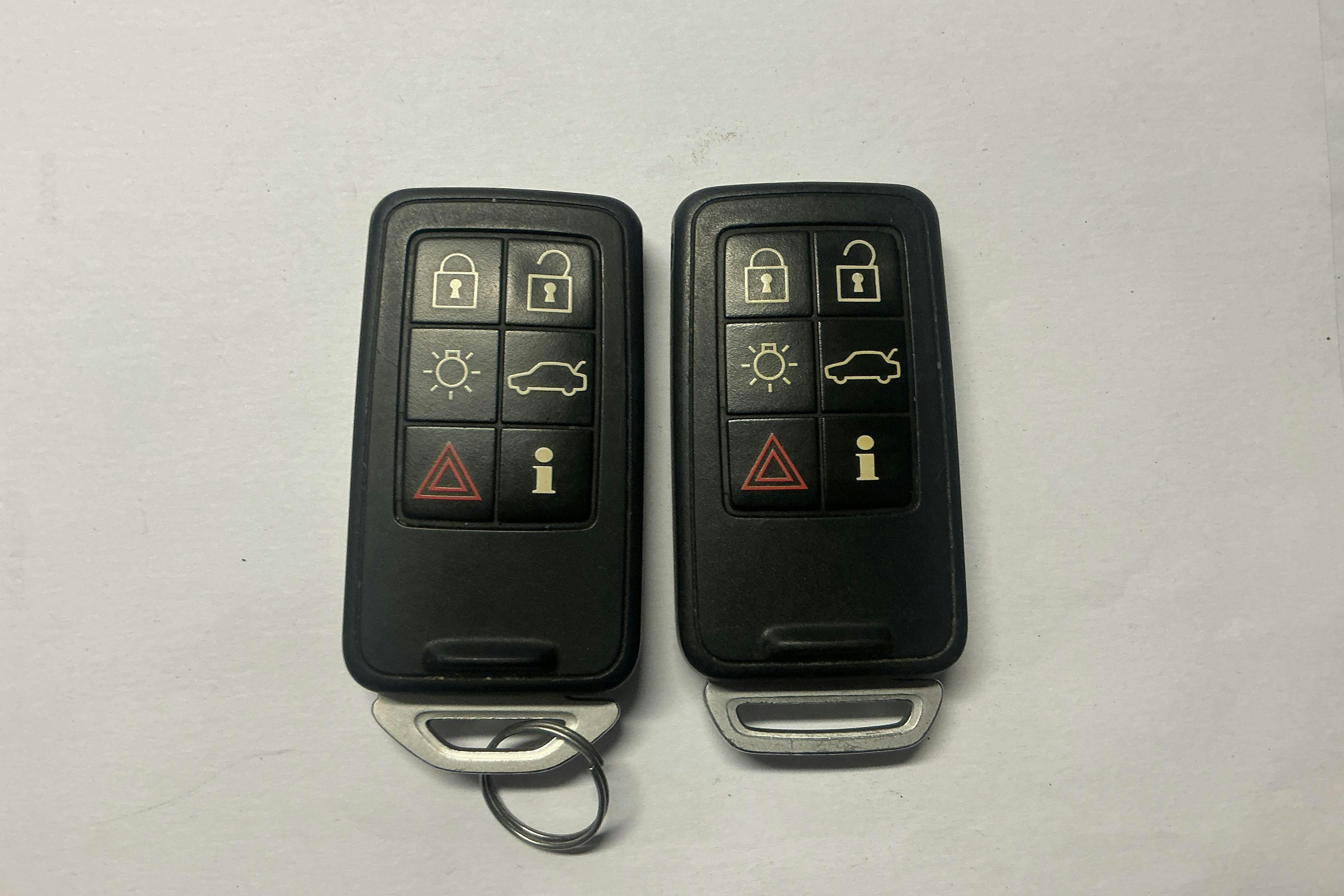 Esitlusfoto 19 aadressil 19: Volvo V60 D6 AWD Plug-in Hybrid (215hk) - 209 340 km - Automaatne - hall - 2015