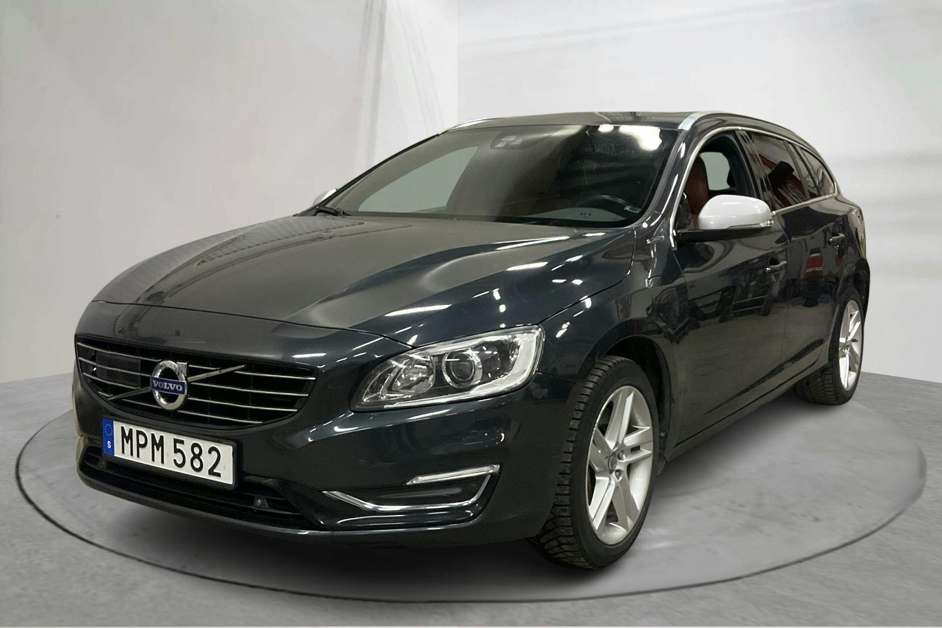 Esitlusfoto 1 aadressil 19: Volvo V60 D6 AWD Plug-in Hybrid (215hk) - 209 340 km - Automaatne - hall - 2015