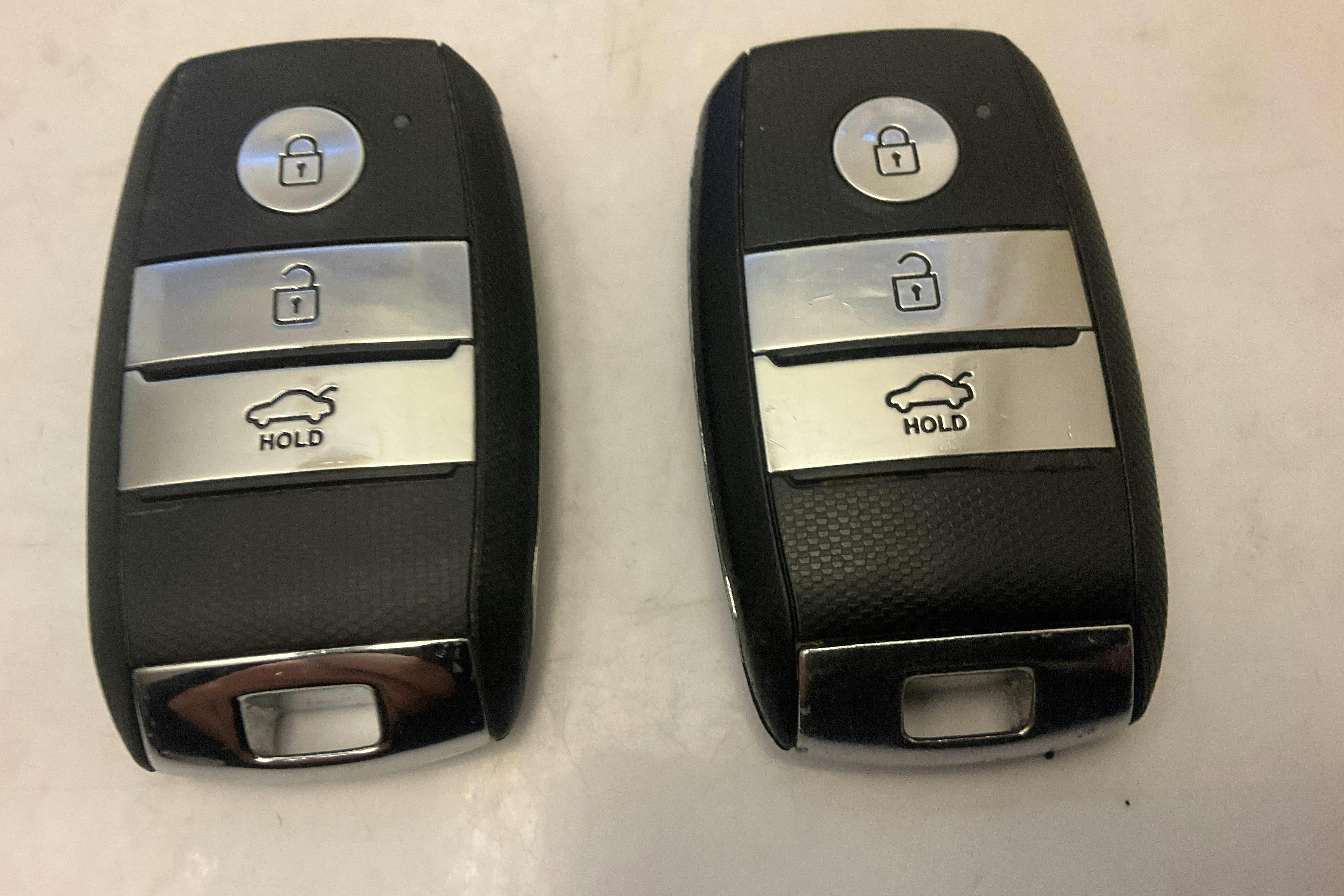 Esitlusfoto 19 aadressil 19: KIA Optima 2.0 GDi Plug-in Hybrid SW (205hk) - 162 270 km - Automaatne - hall - 2018