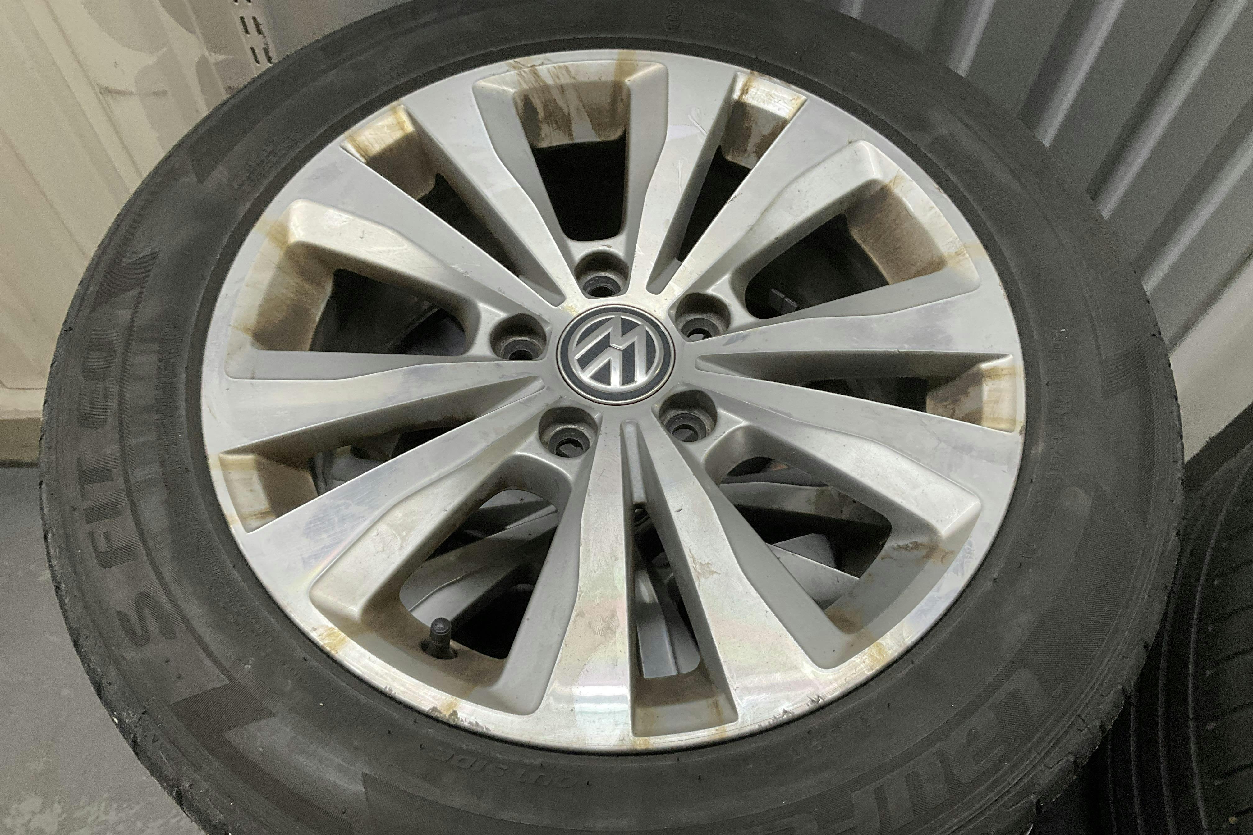 Presentation photo 13 of 13: VW Golf VII 1.6 TDI BlueMotion Technology Sportscombi (105hk) - 196 210 km - Manual - silver - 2015