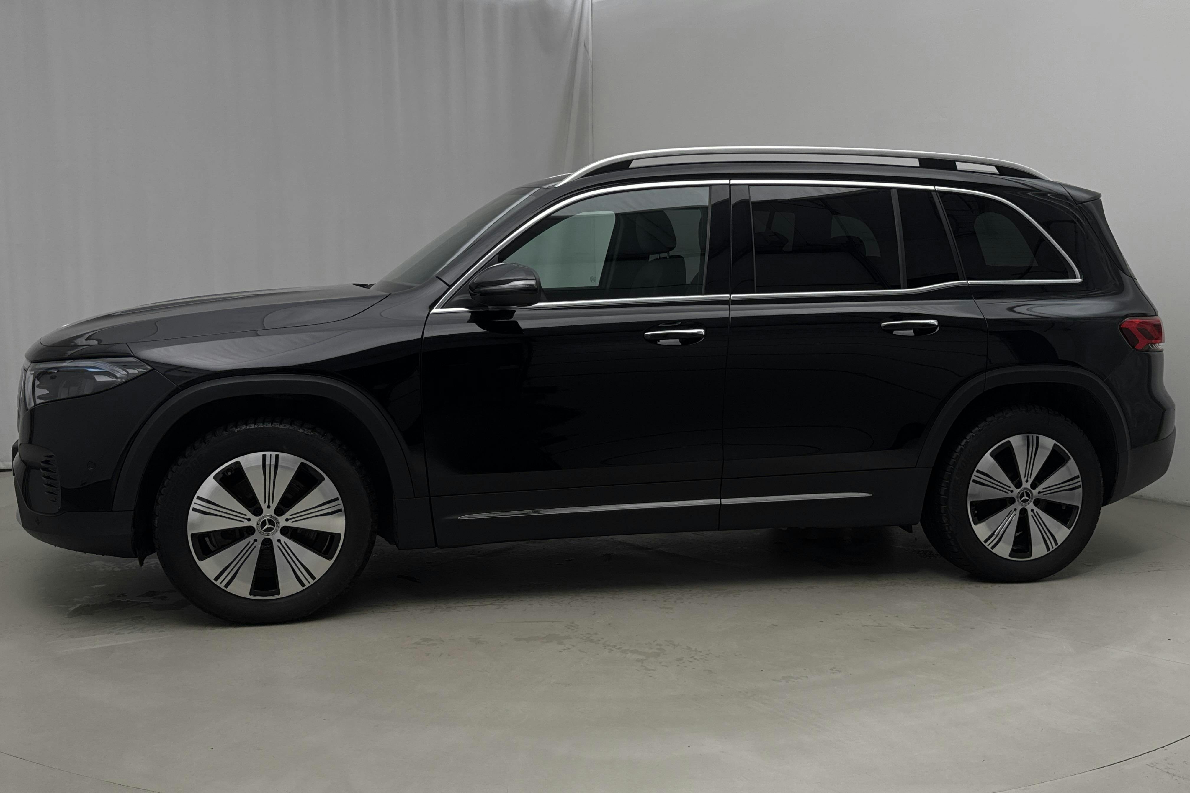 Presentation photo 2 of 18: Mercedes EQB 300 4MATIC X243 (228hk) - 50 030 km - Automatic - black - 2023