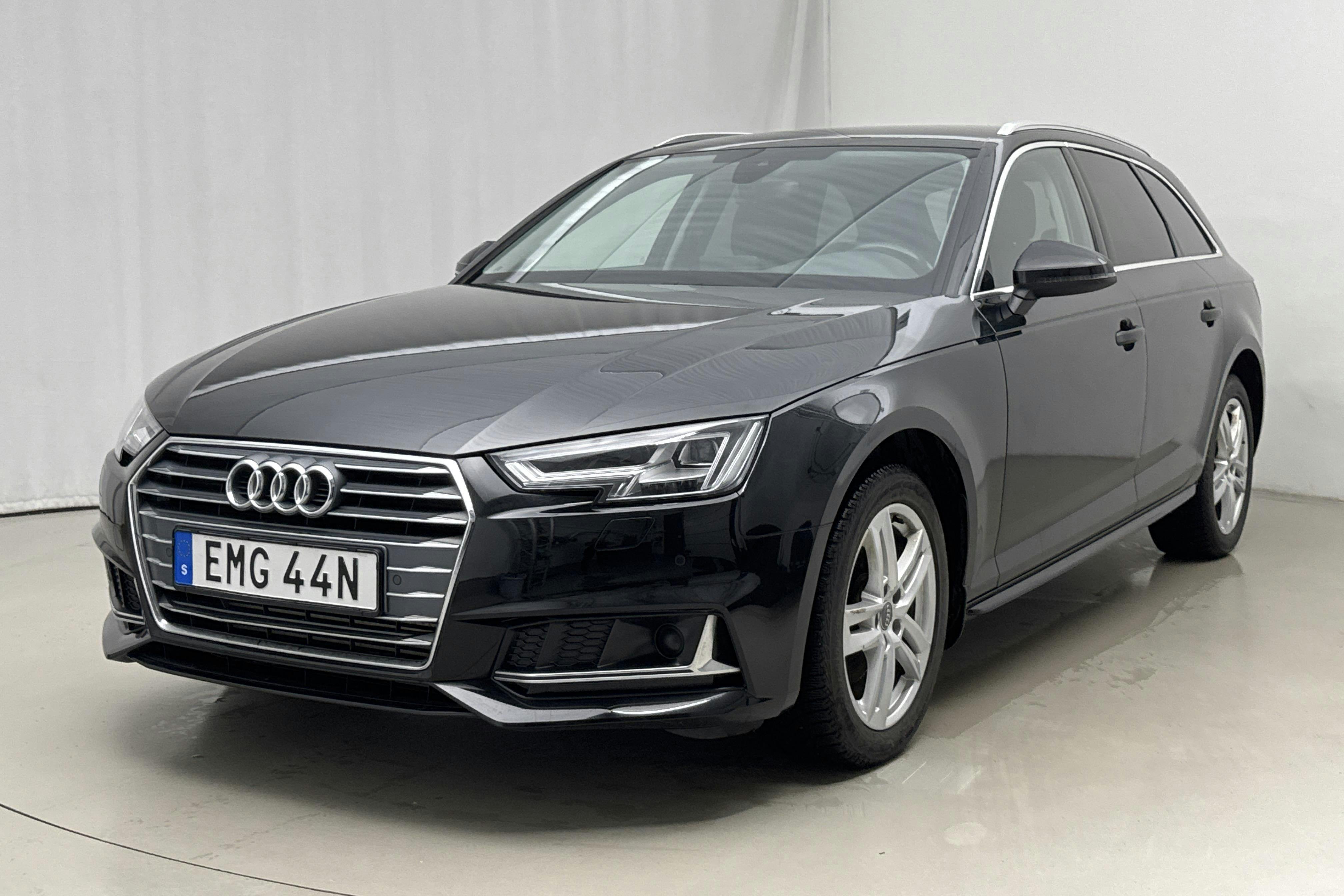 Presentationsfoto 1 av 19: Audi A4 Avant 40 g-tron (170hk) - 8 134 mil - Automat - svart - 2019