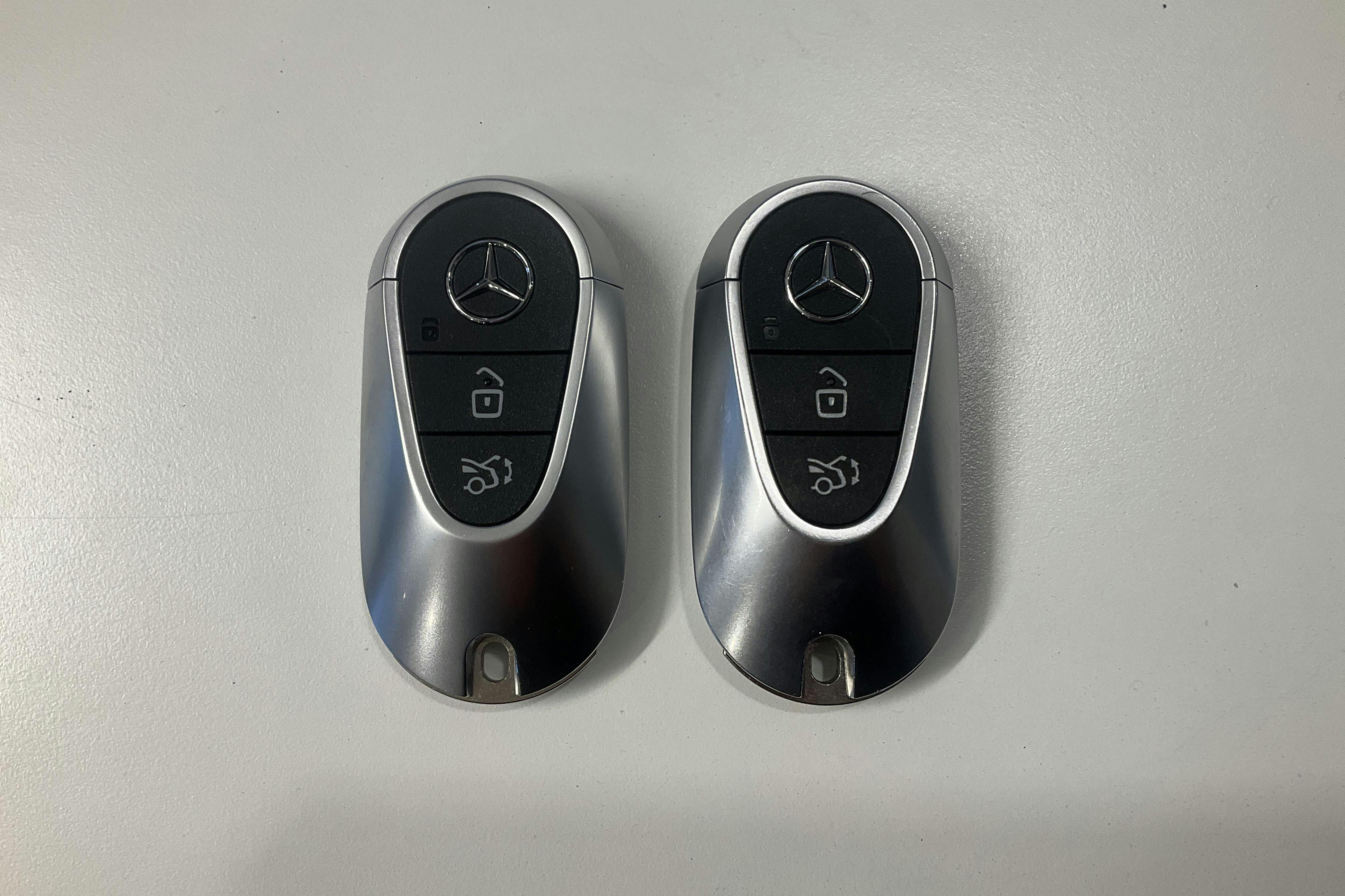 Presentation photo 25 of 25: Mercedes CLE 300 e Coupé C236 (333hk) - 23 790 km - Automatic - red - 2024