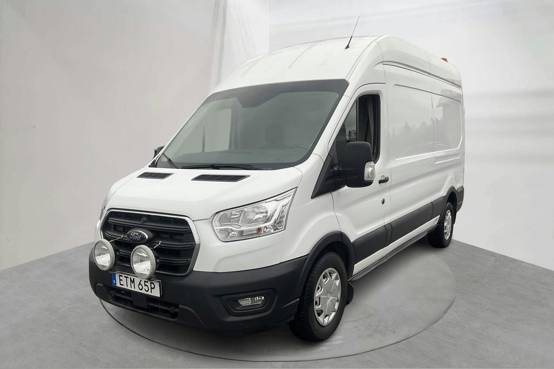 Presentationsfoto 1 av 15: Ford Transit 350 2.0 TDCi AWD Skåp (130hk) - 11 463 mil - Manuell - vit - 2020