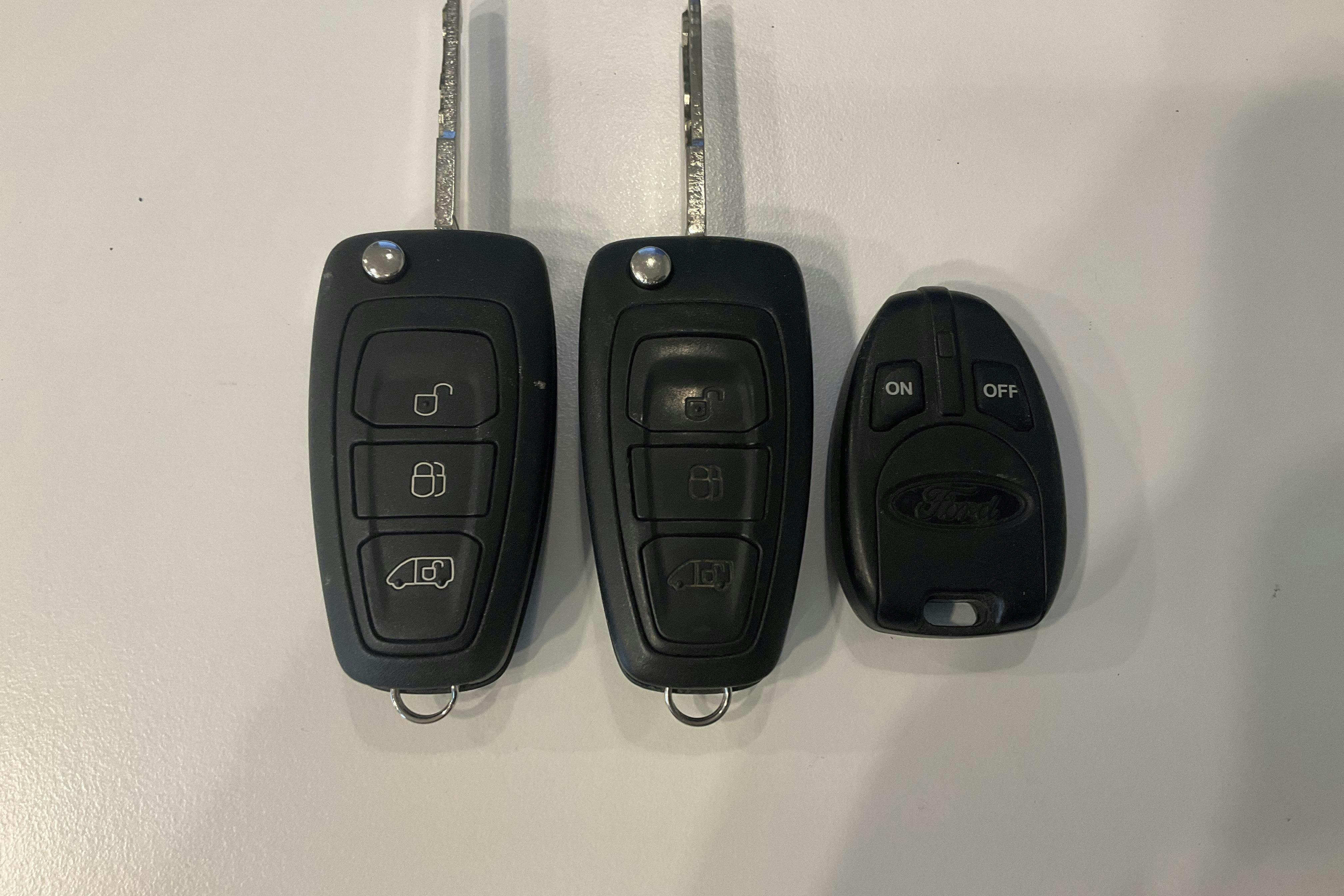 Presentationsfoto 15 av 15: Ford Transit 350 2.0 TDCi AWD Skåp (130hk) - 11 463 mil - Manuell - vit - 2020