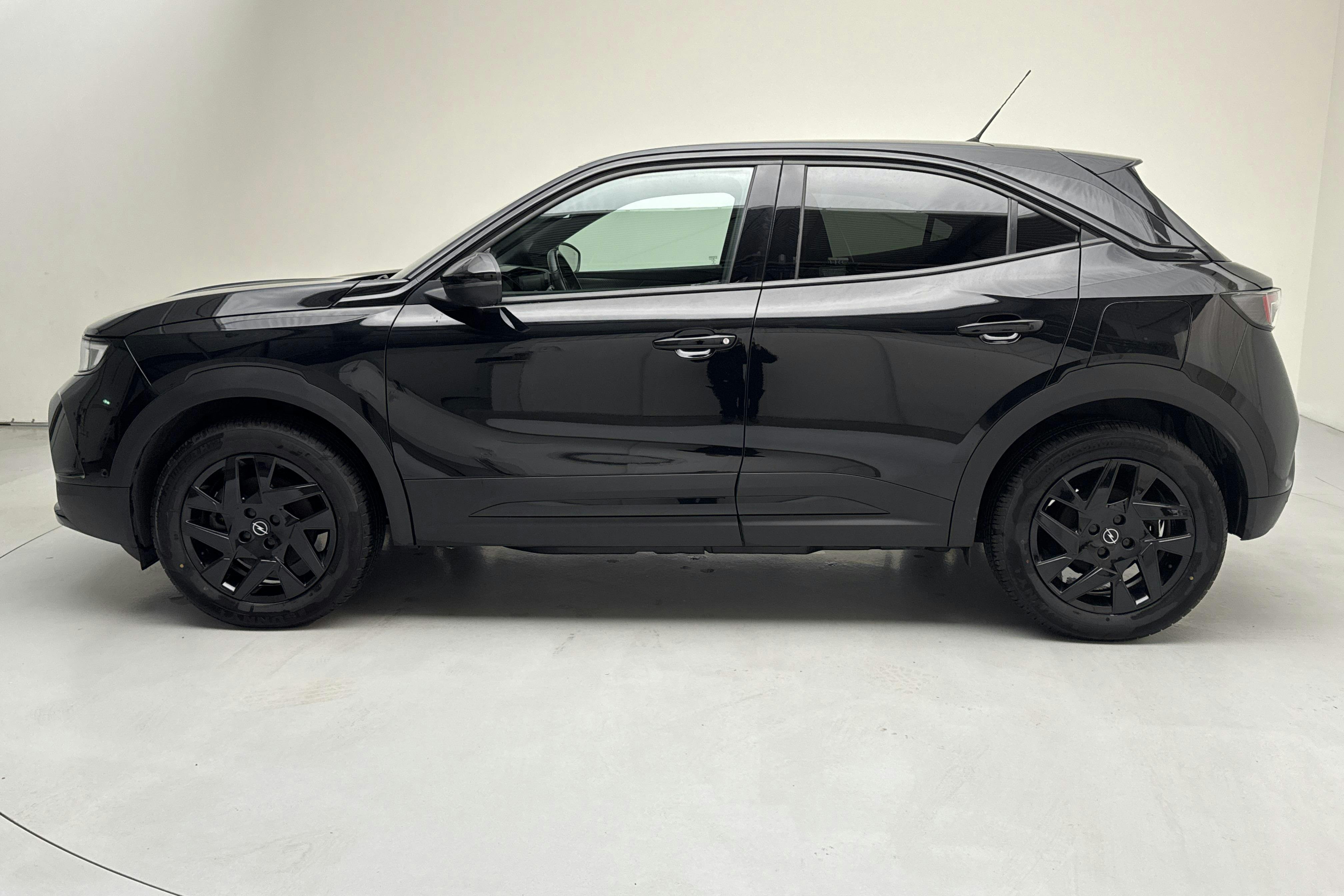 Presentation photo 2 of 15: Opel Mokka-e (136hk) - 60 200 km - Automatic - black - 2022