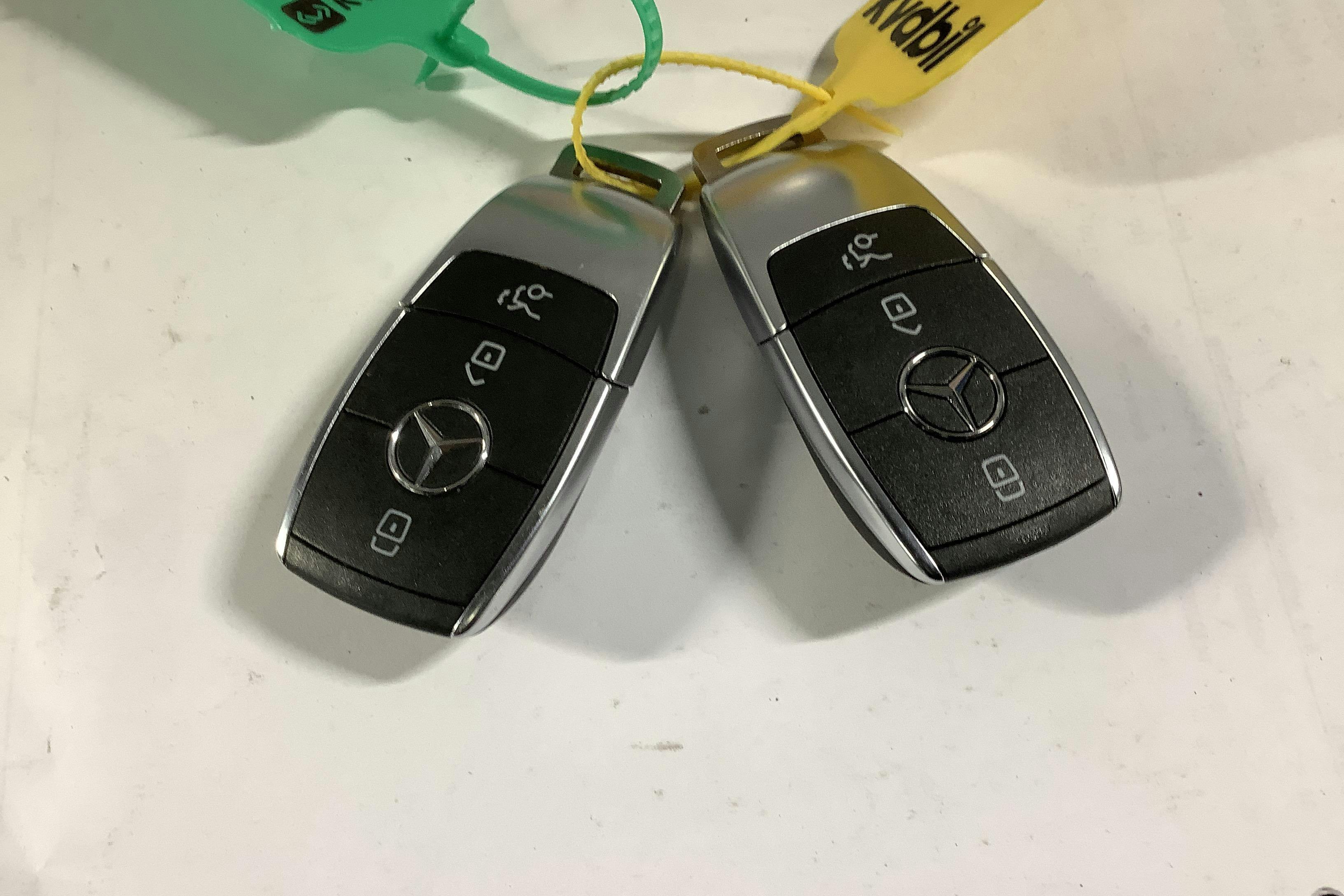 Presentationsfoto 21 av 21: Mercedes EQB 300 4MATIC X243 (228hk) - 9 524 mil - Automat - svart - 2024