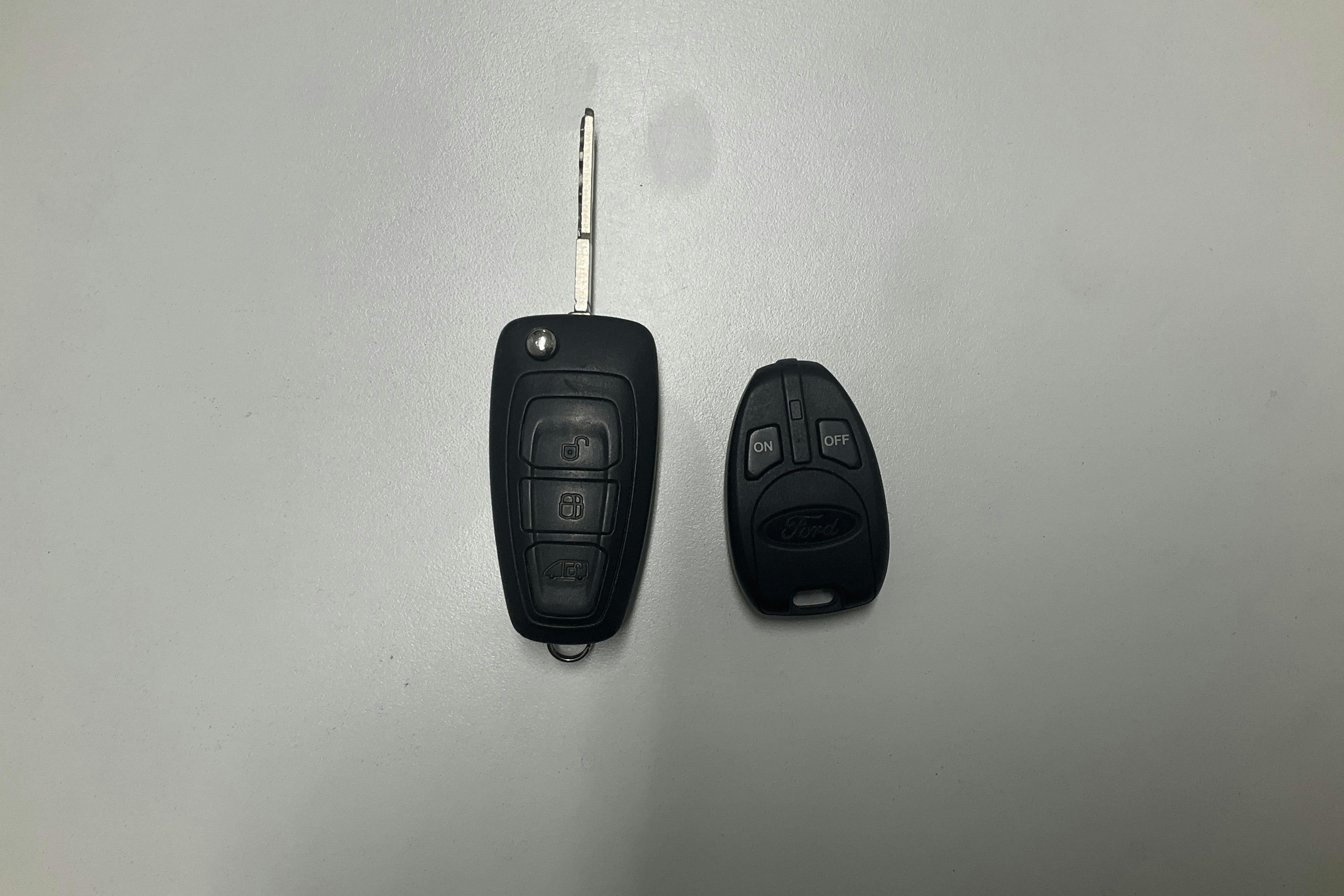 Presentation photo 14 of 14: Ford Transit Custom 300 MHEV (130hk) - 114 050 km - Manual - white - 2021