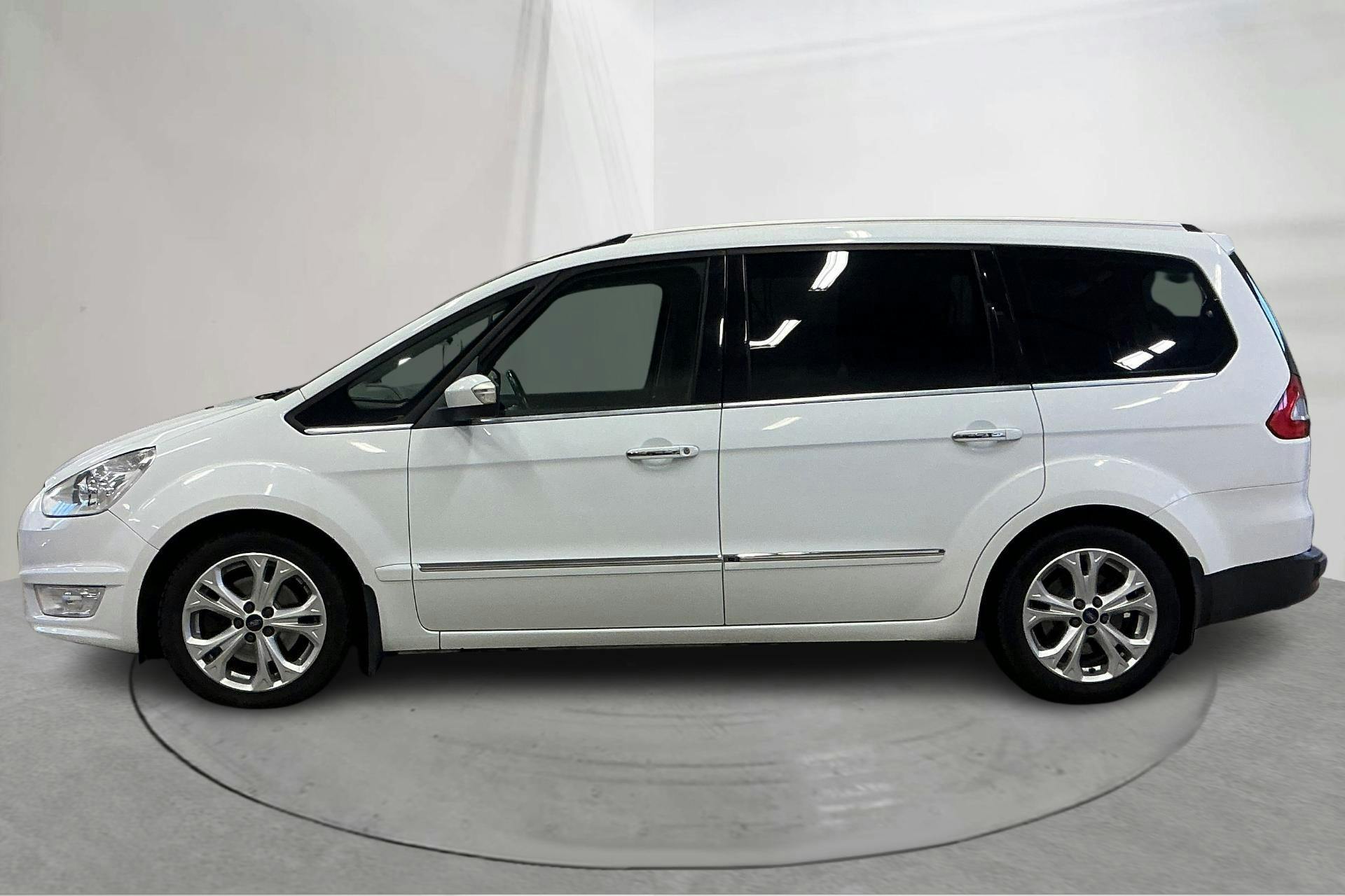 Presentationsfoto 2 av 16: Ford Galaxy 2.0 Duratorq TDCi (140hk) - 22 507 mil - Automat - vit - 2013