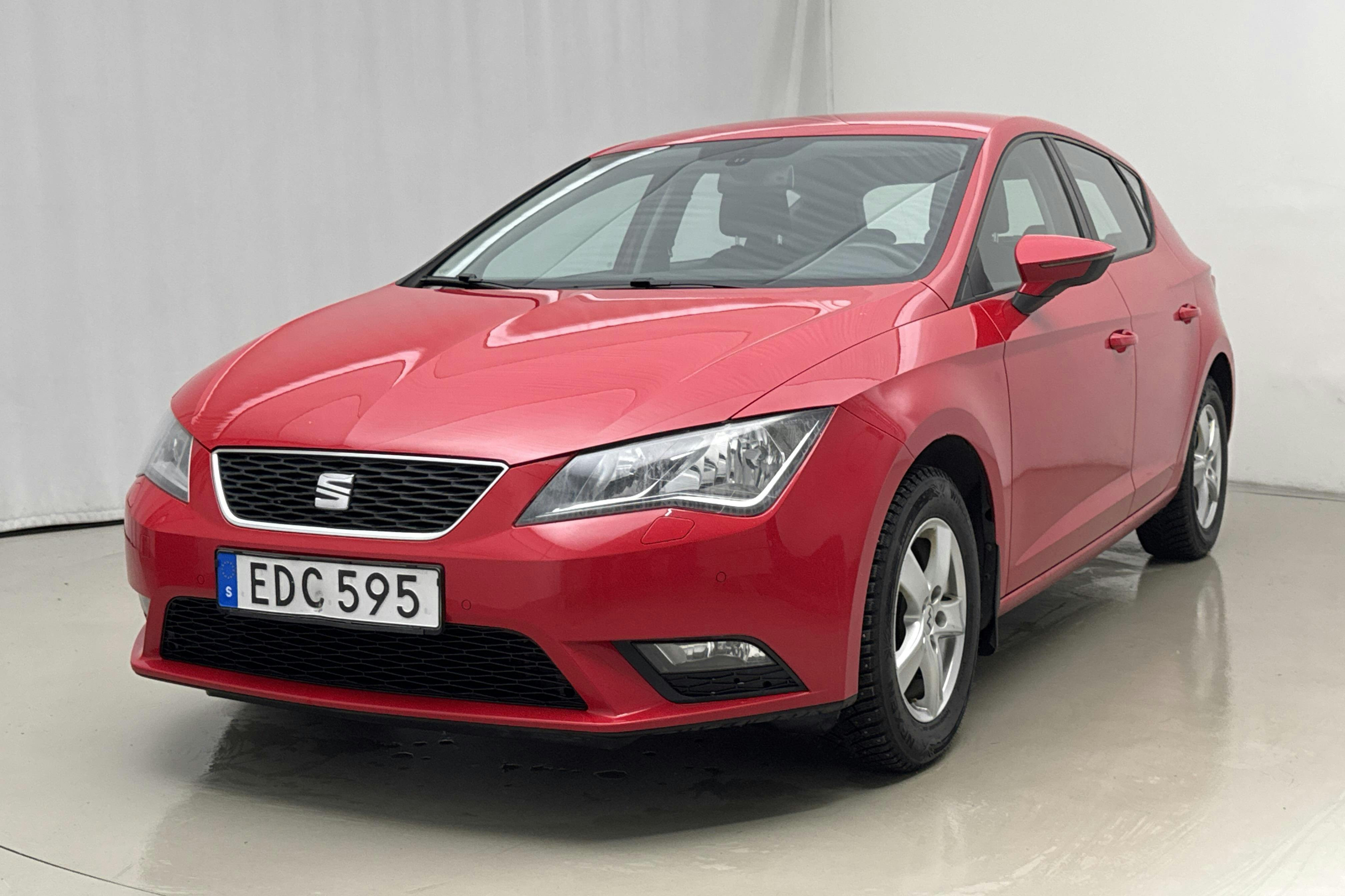 Presentation photo 1 of 17: Seat Leon 1.2 TSI 5dr (105hk) - 185 720 km - Manual - red - 2014