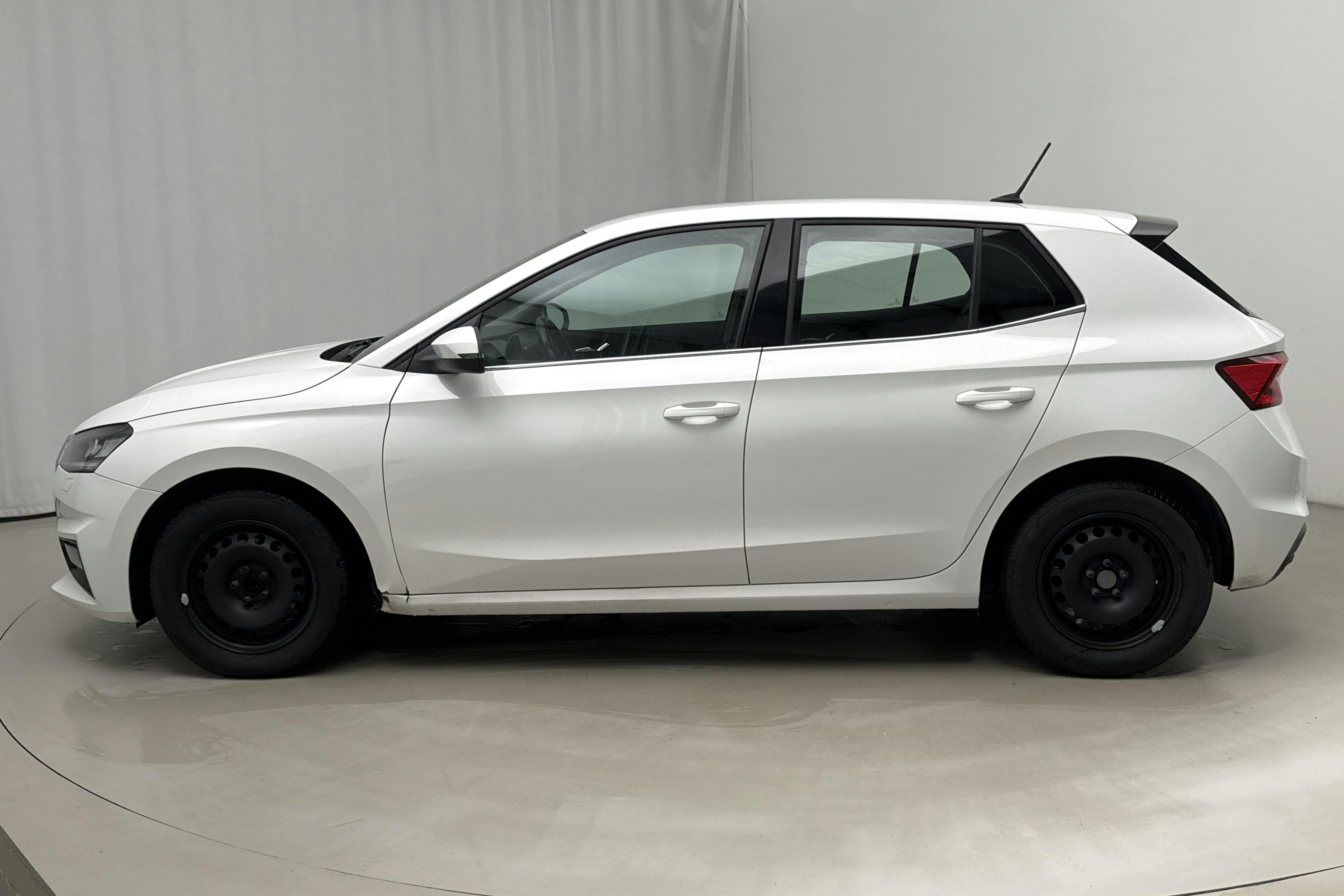 Presentation photo 2 of 12: Skoda Fabia 1.0 TSI (110hk) - 161 860 km - Automatic - white - 2022