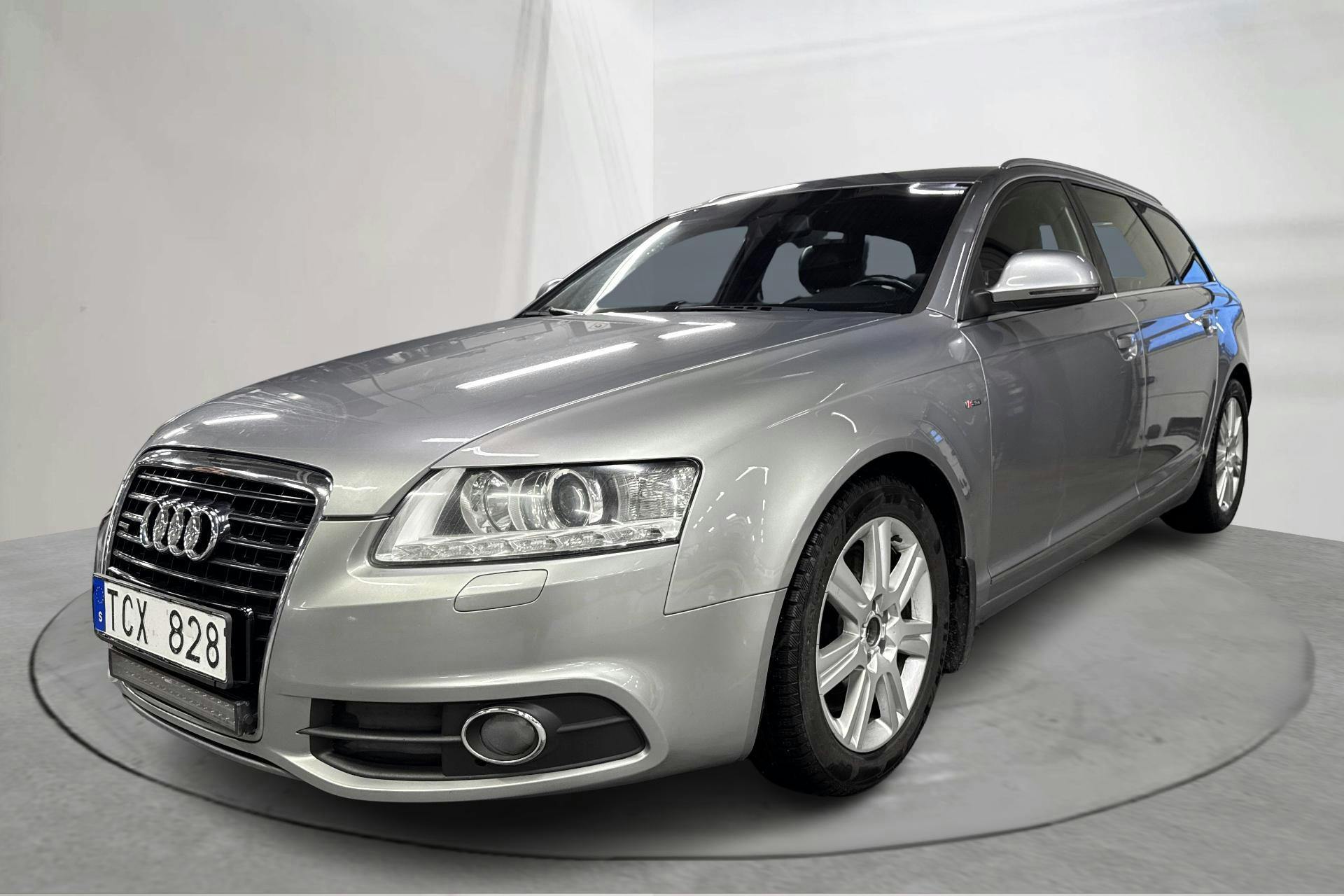 Presentationsfoto 1 av 12: Audi A6 3.0 TDI Avant quattro (240hk) - 29 421 mil - Automat - grå - 2011