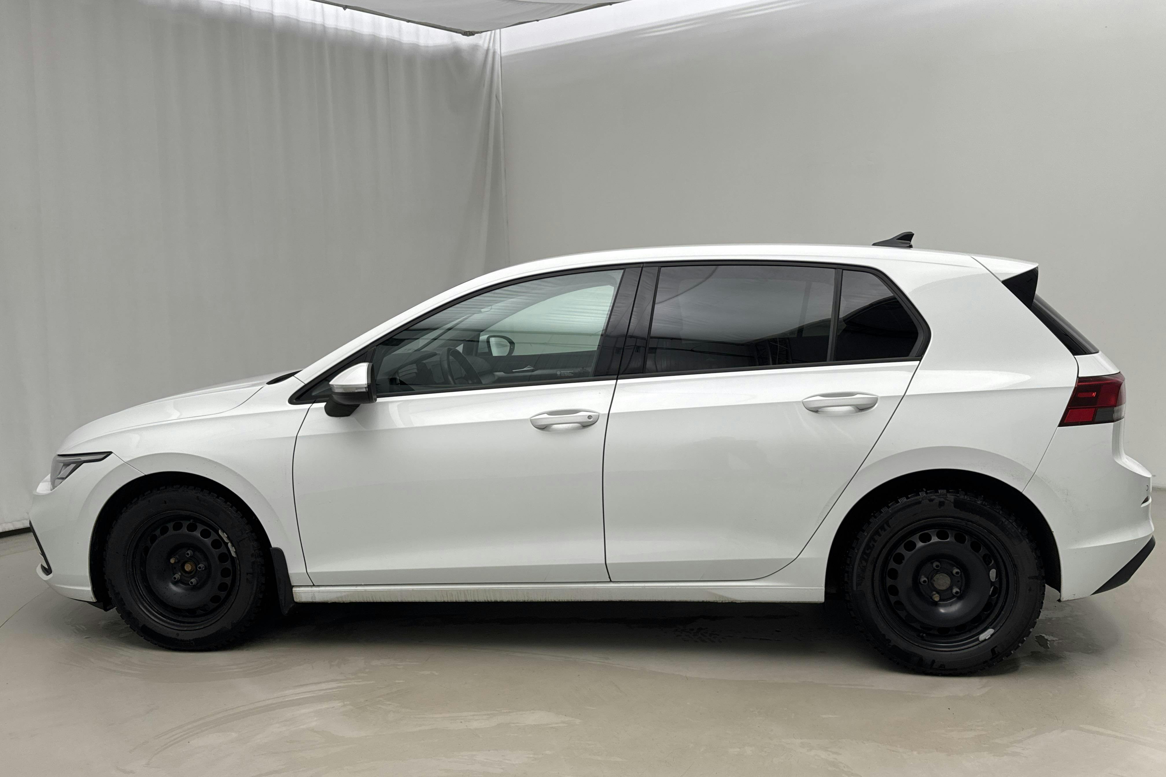 Esitlusfoto 2 aadressil 15: VW Golf VIII 1.0 TSI 5dr (110hk) - 149 200 km - Käsitsi - valge - 2023