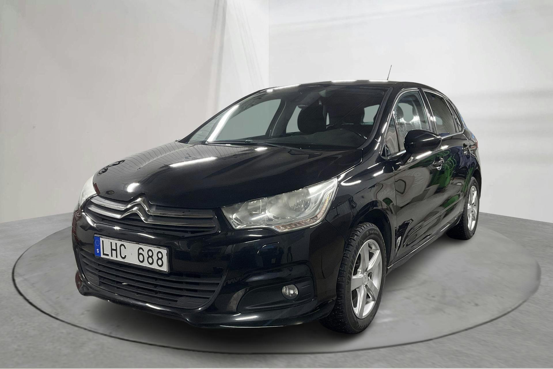 Presentationsfoto 1 av 13: Citroën C4 1.6 HDi (110hk) - 13 739 mil - Manuell - svart - 2012