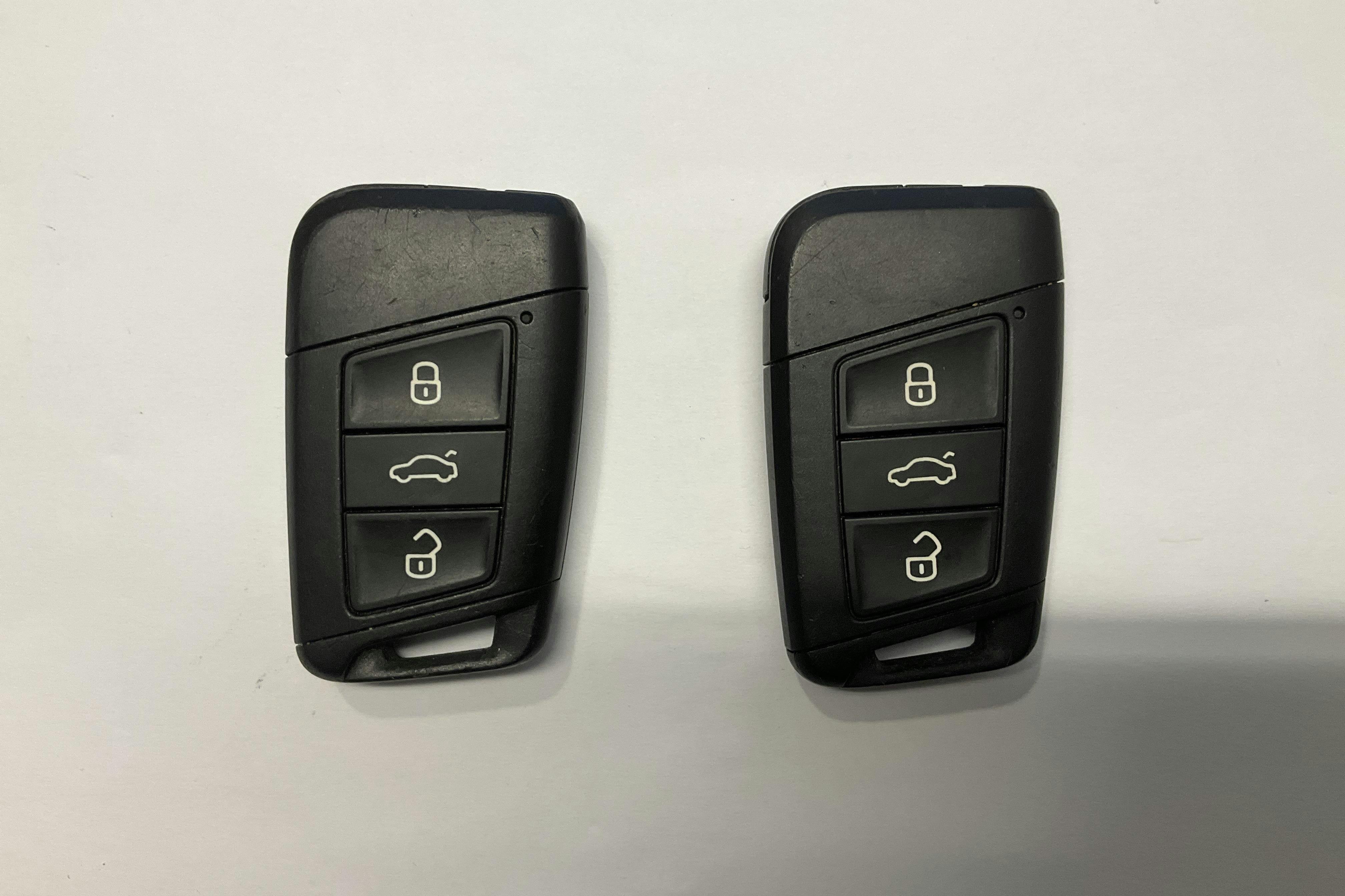 Presentationsfoto 17 av 17: VW Passat 1.4 GTE Sportscombi (218hk) - 9 711 mil - Automat - grå - 2022