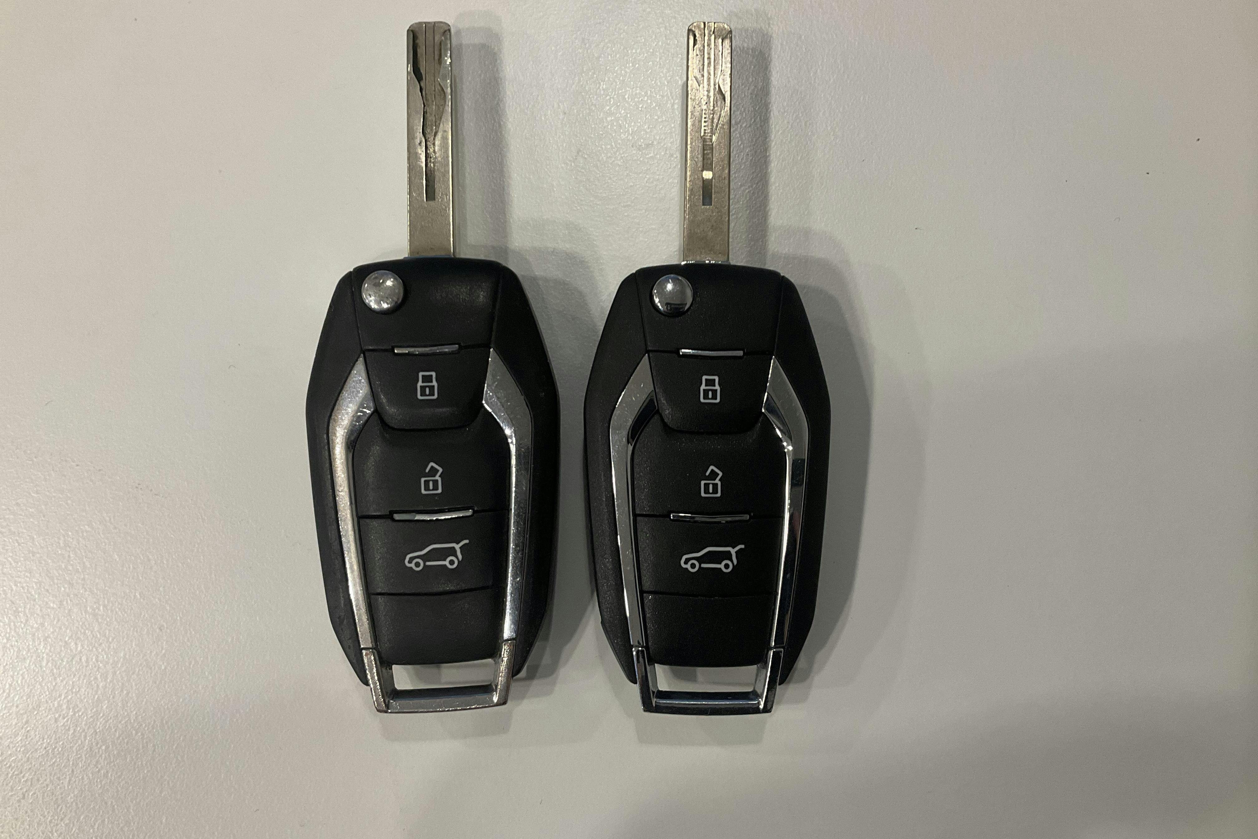 Presentation photo 18 of 18: Maxus e-Deliver 3 52.5kWh (122hk) - 110 540 km - Automatic - white - 2021