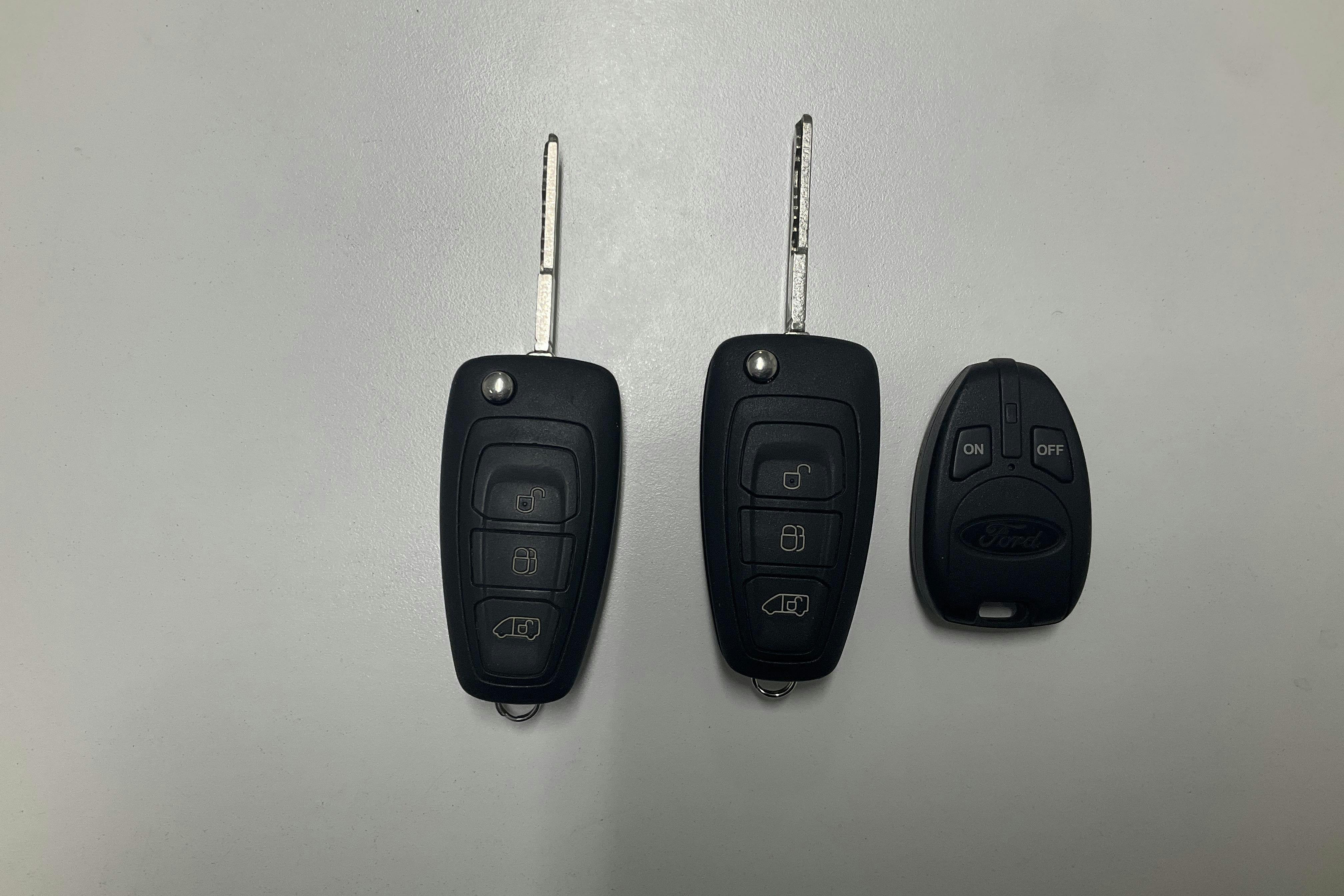 Esitlusfoto 13 aadressil 13: Ford Transit Custom 300 MHEV (130hk) - 134 440 km - Käsitsi - valge - 2021