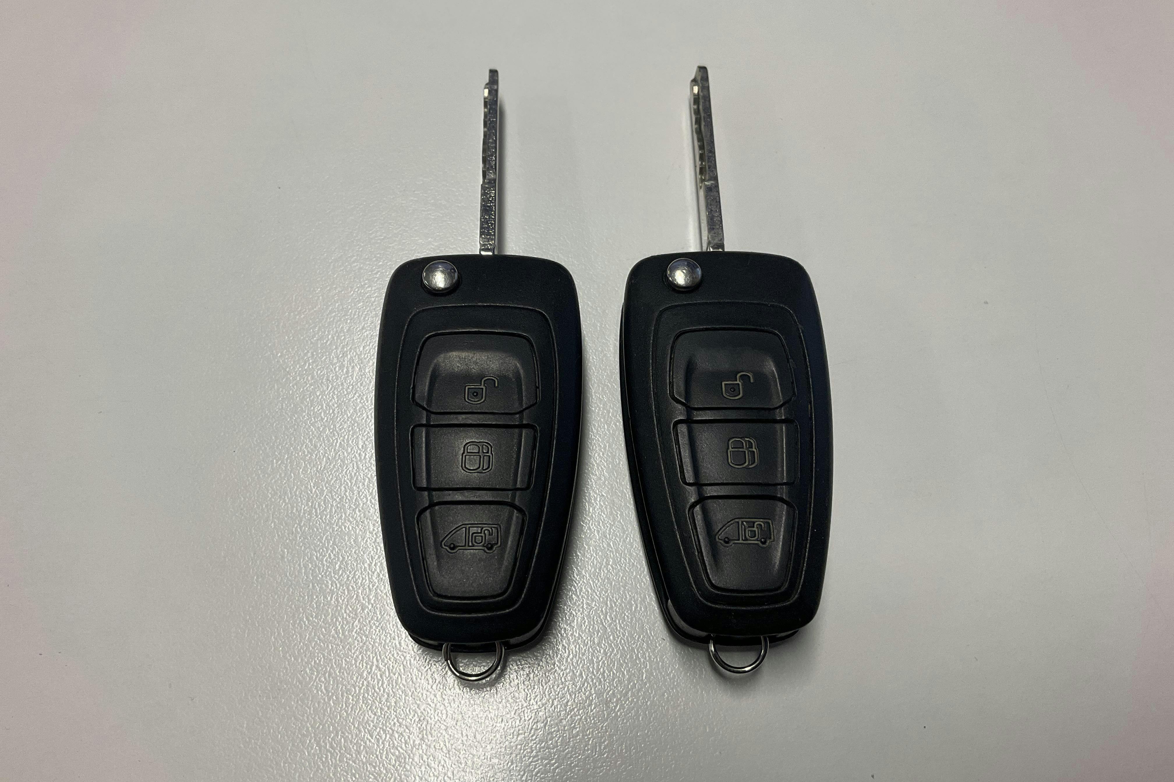 Presentationsfoto 14 av 14: Ford Transit Custom 300 MHEV (130hk) - 10 846 mil - Manuell - vit - 2021