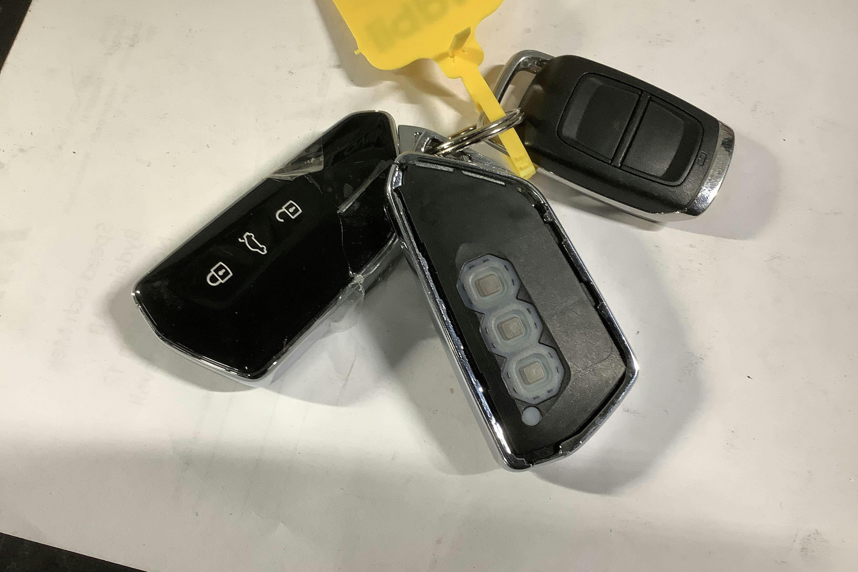 Esittelykuva 16 osoitteesta 16: Skoda Octavia Scout 2.0 TDI 4X4 (150hk) - 191 740 km - Automaattinen - valkoinen - 2023